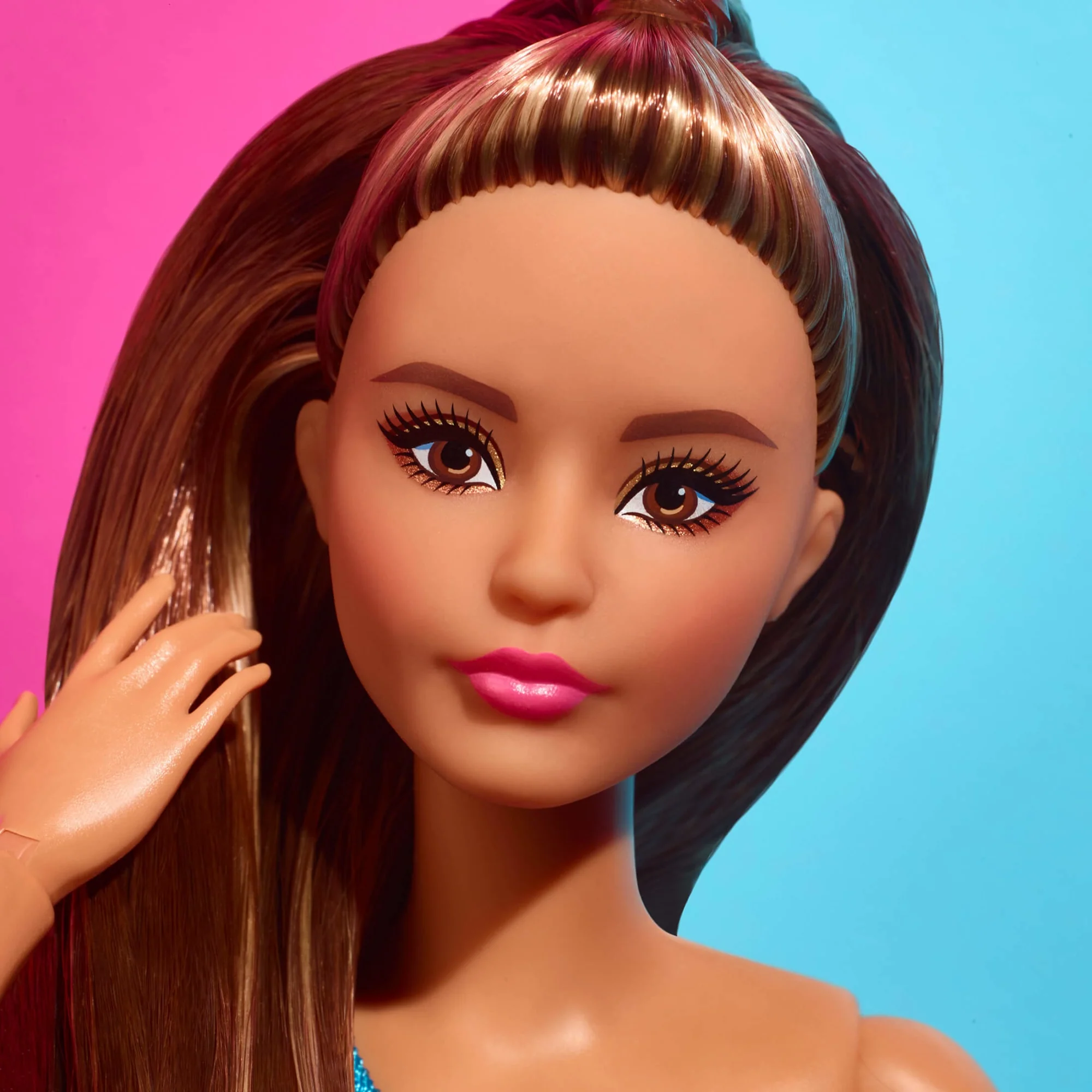 Barbie Looks 15 - Poupée Brune Avec Robe Midi Unie Color Block - Image 12