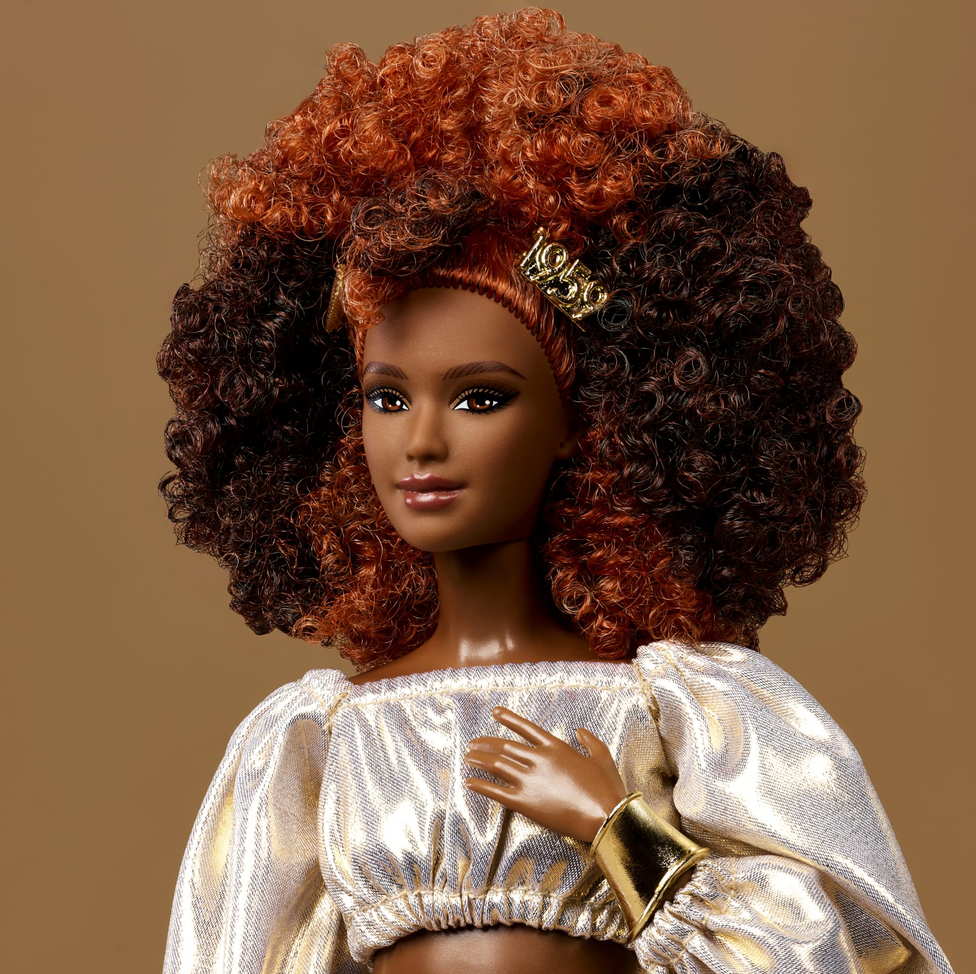 Barbie You Create Barbie Basics Neutral Kit 002, lalka modowa z możliwością personalizacji i ubraniami o uniwersalnym rozmiarze - Image 4