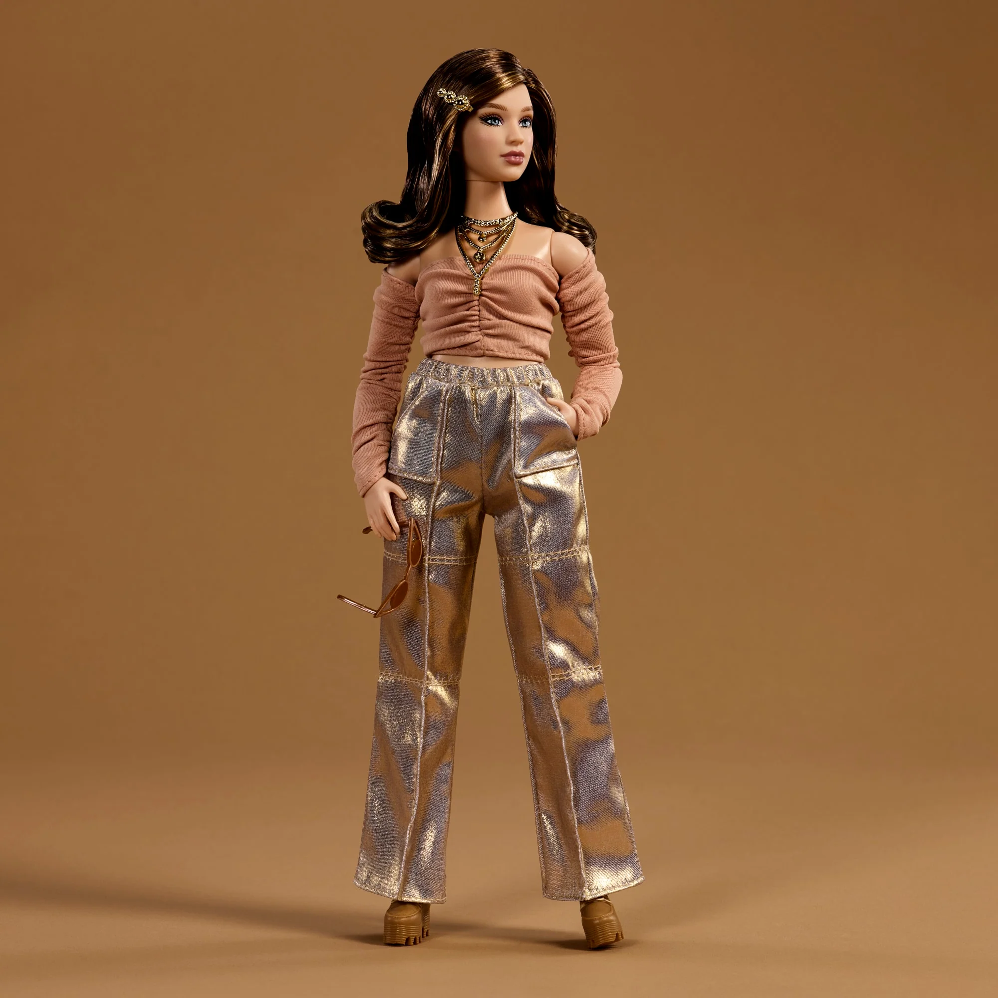 Barbie You Create Barbie Basics Neutral Kit 003, Individuell Gestaltbare Modepuppe Und Universell Passende Kleidung - Image 2