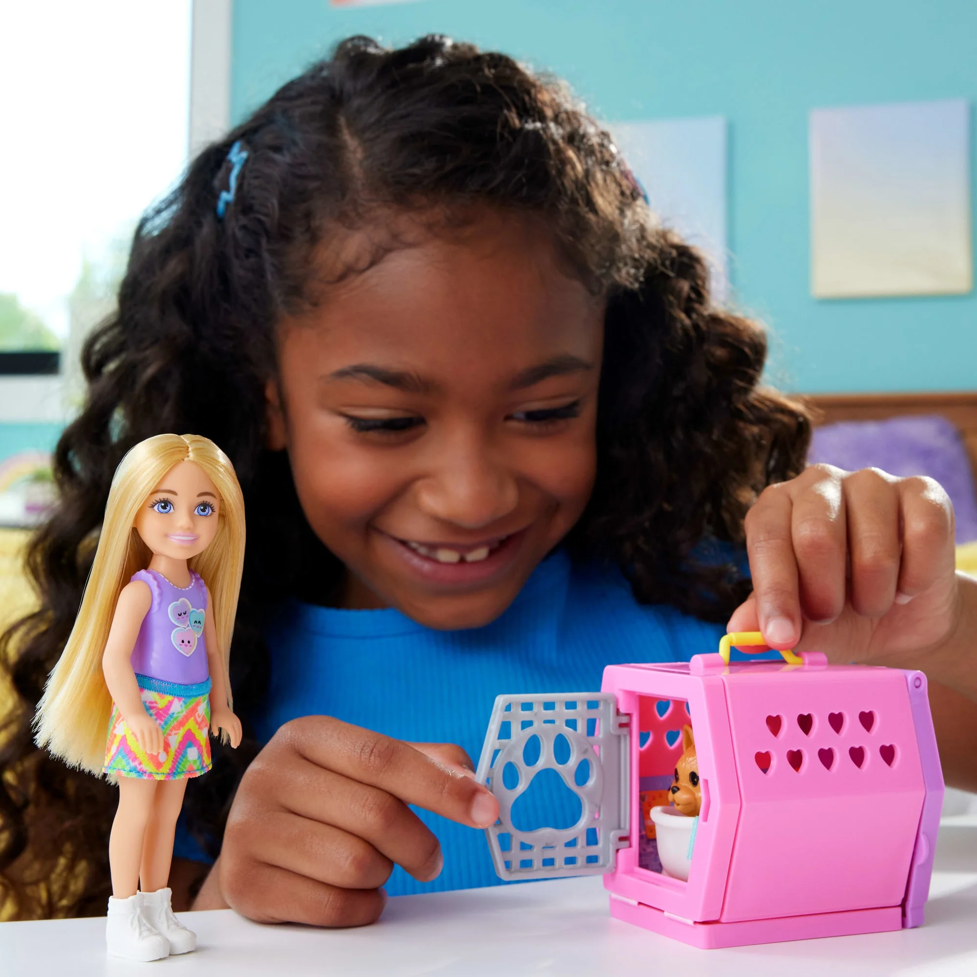 Conjunto De Mochila Para Cachorritos De Chelsea De Barbie Con Muñeca Pequeña Y Transportín Para Perros Con Accesorios Para Cachorritos - Image 2