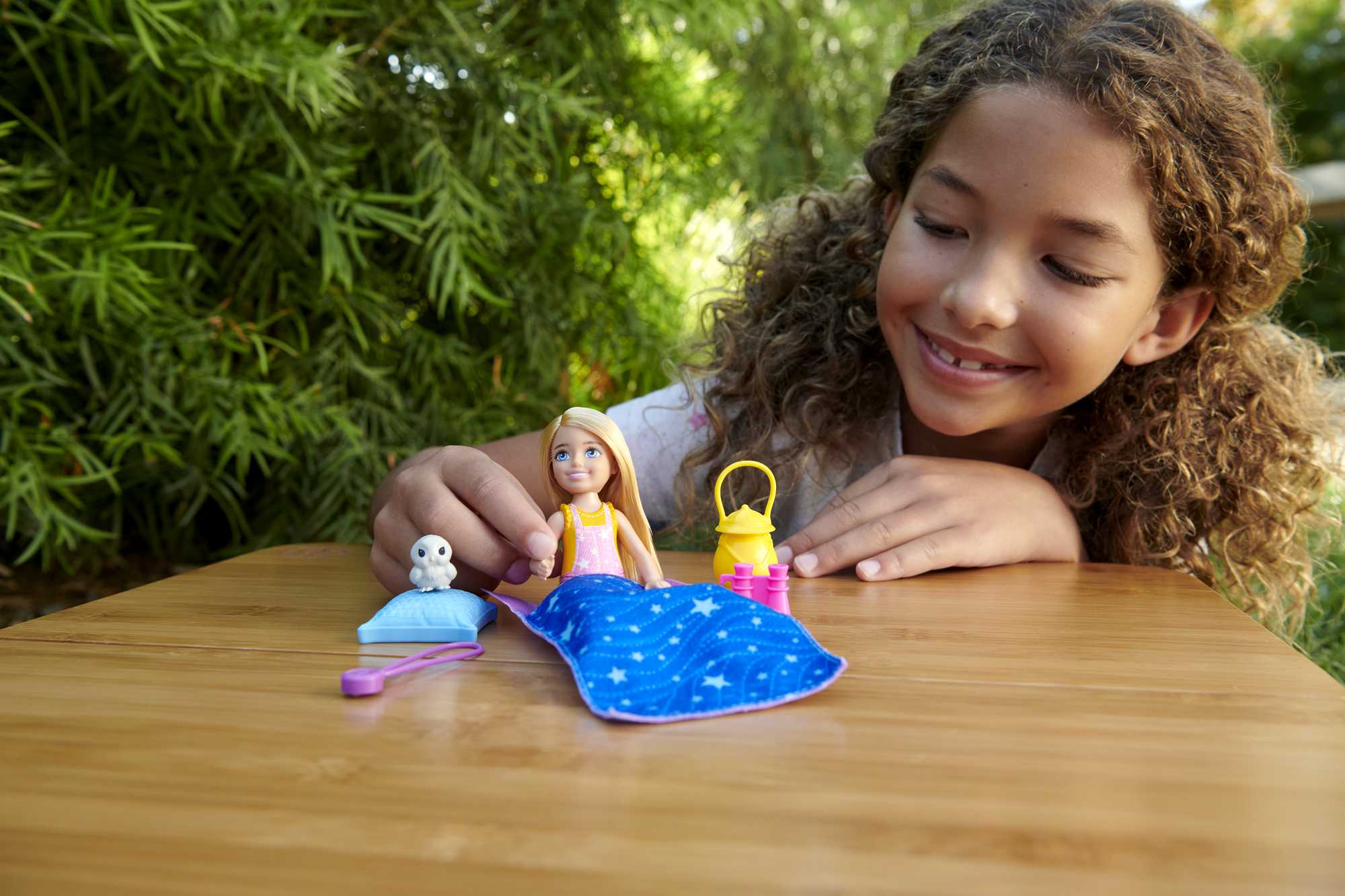 Barbie® Chelsea'nin Kamp Macerası - Image 2