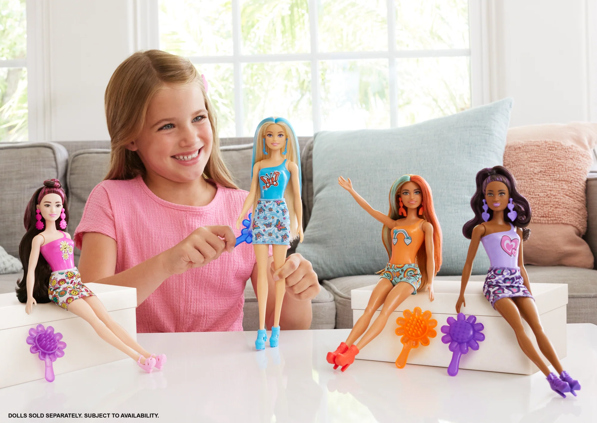Barbie Colour Reveal Groovy-Themed Series Doll & Accessories With 6 Surprises, Color-Change Bodice - Image 2