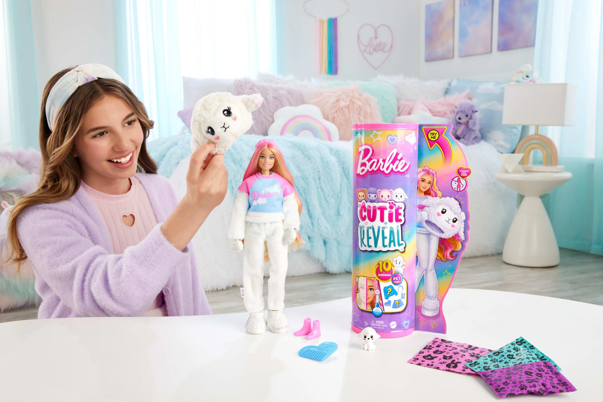 Barbie Cutie Reveal Poupée Barbie et accessoires, costume agneau en peluche - Image 2