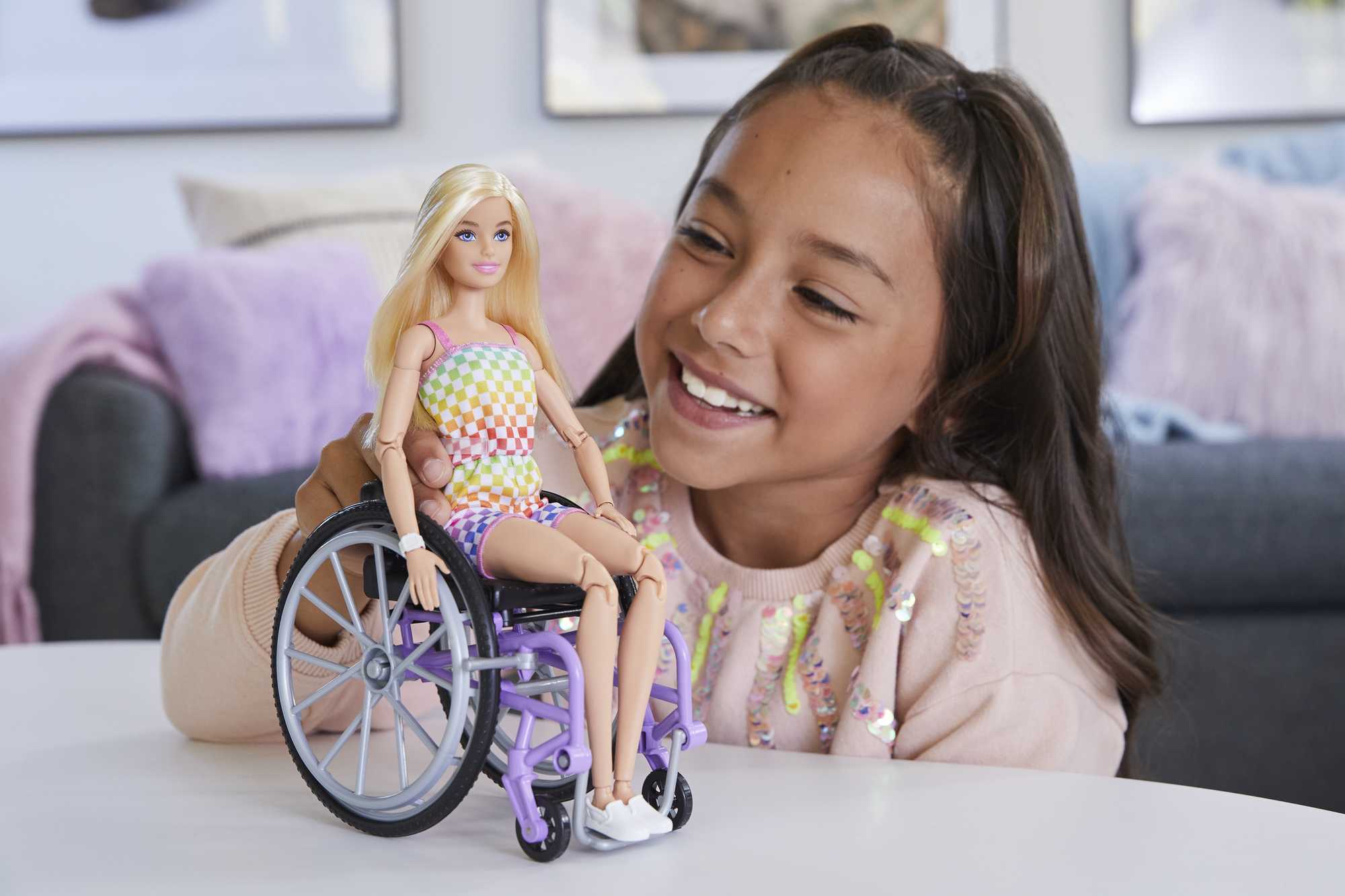Barbie Wheelchair Doll Blonde - Image 2