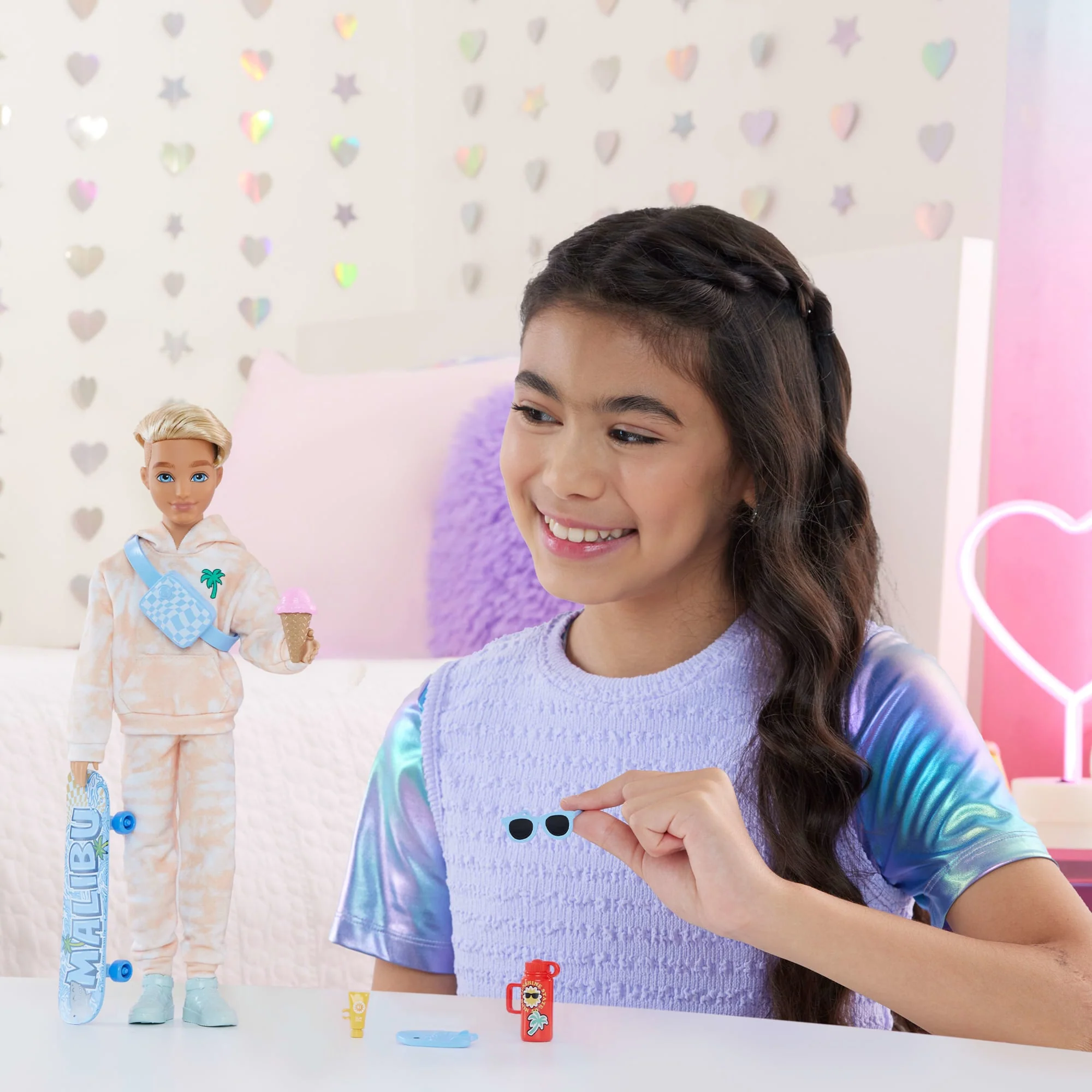 Barbie Rüya Arkadaşlar Ken Bebek Ile Yaz Ve Kaykay Temalı 9 Aksesuar - Image 2