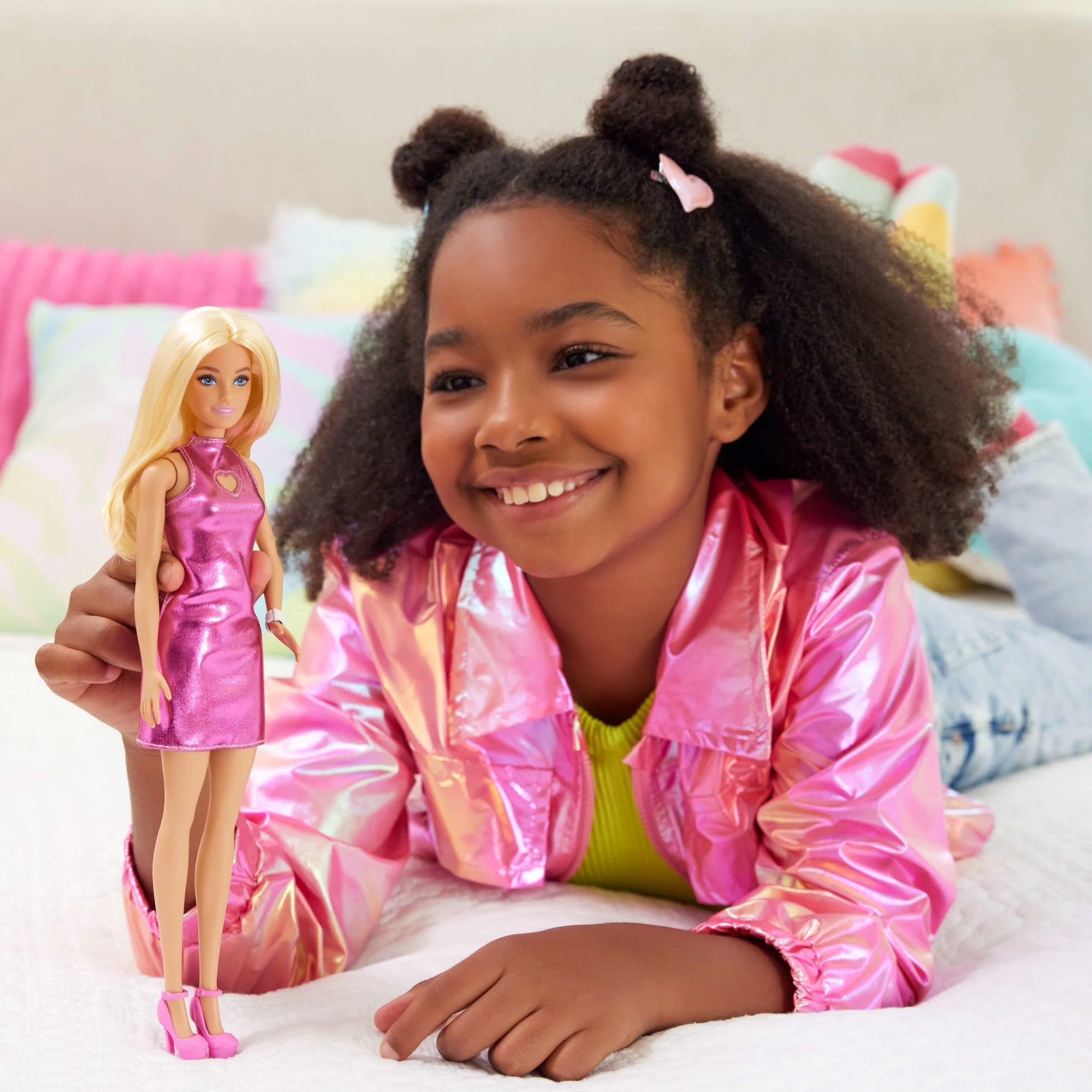 Barbie Fashionistas-Puppe Nr. 230 in Rosa Metallic-Minikleid Mit Herzförmiger Aussparung, Blondes Haar - Image 2