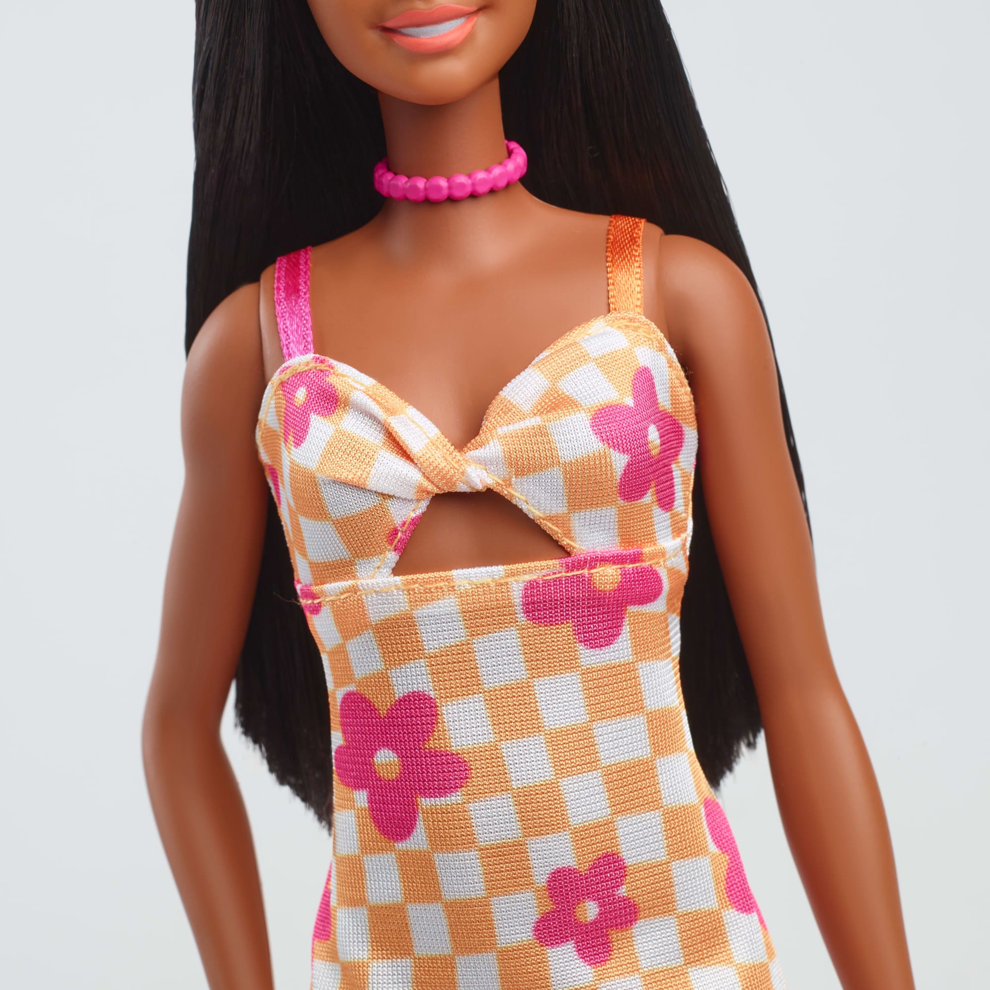 Barbie Fashionistas-Puppe Nr. 233 Mit Blumen-Midi-Karokleid Und Schwarzem Haar - Image 4