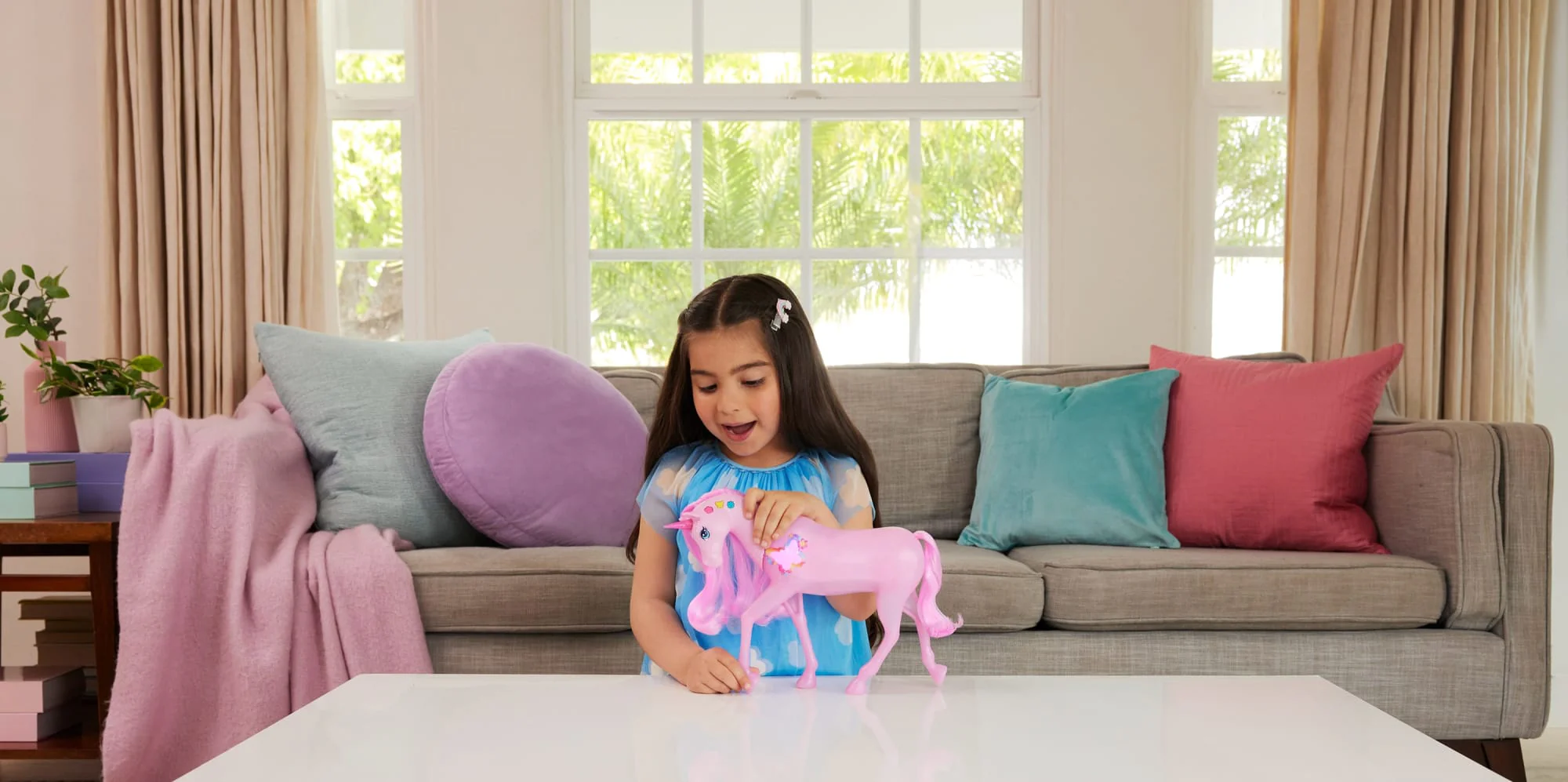 Barbie Funkelnd Leuchtendes Einhorn Mit 20 Interaktiven Kombinationen Aus Lichtern, Geräuschen Und Musik - Image 2