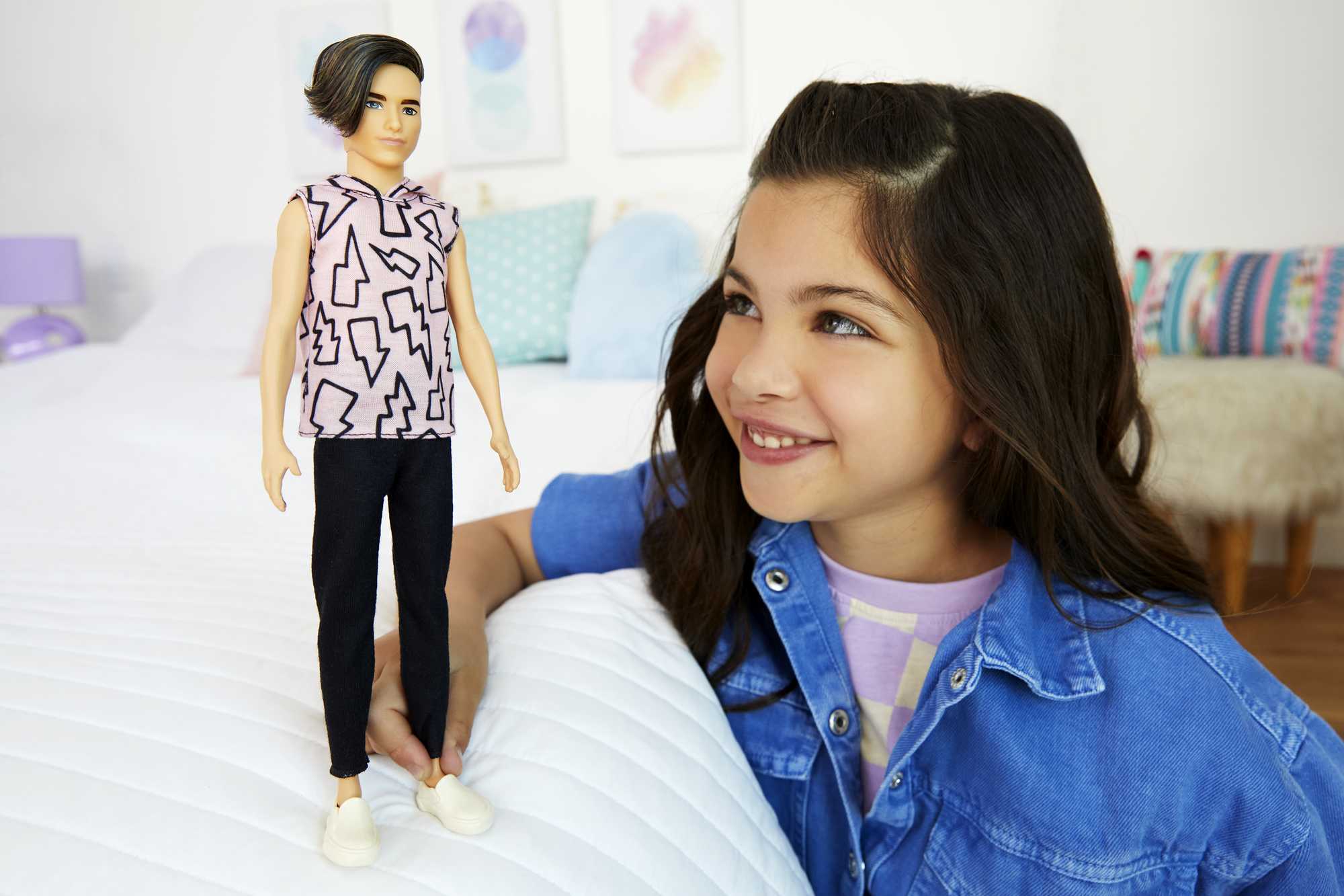 Barbie Ken Fashionistas Puppe Im Hoodie Mit Blitzen, Braune Haare, Hose, Für Kinder Von 3 Bis 8 Jahren - Image 2