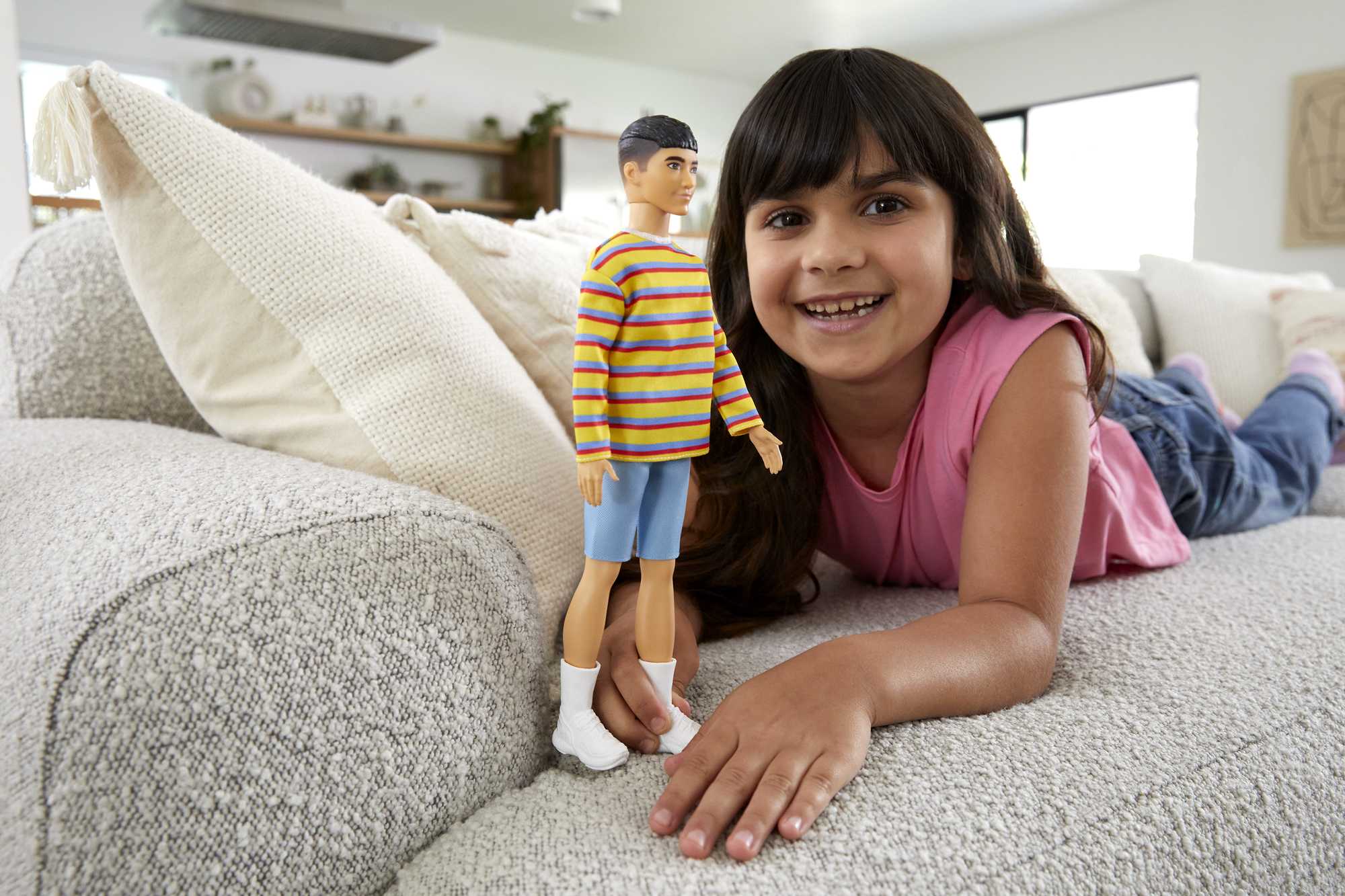 Barbie Ken Fashionistas Puppe Im Oversized Sweater - Image 2
