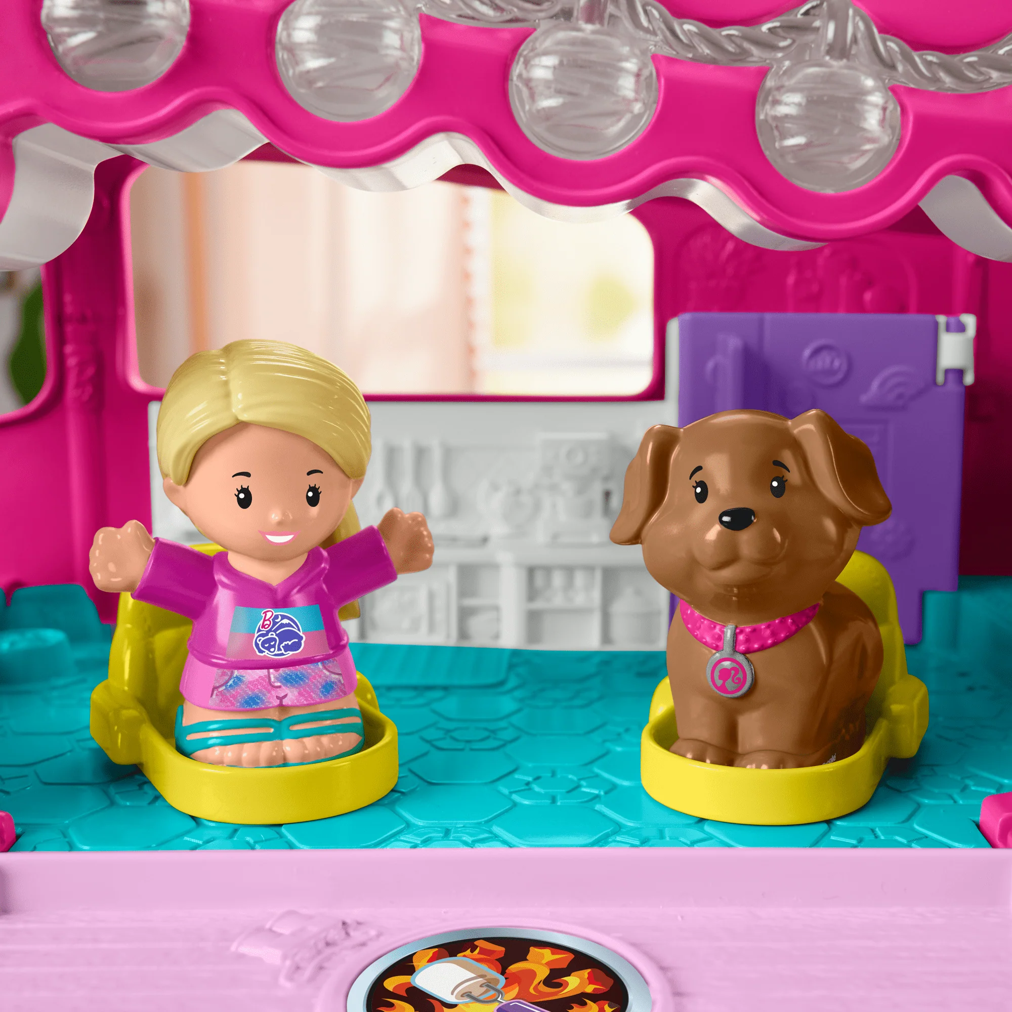 Fisher-Price Little People Barbie Kleine Droomcamper Rv Speelset Met Licht En Geluid, 2 Figuren - Image 4