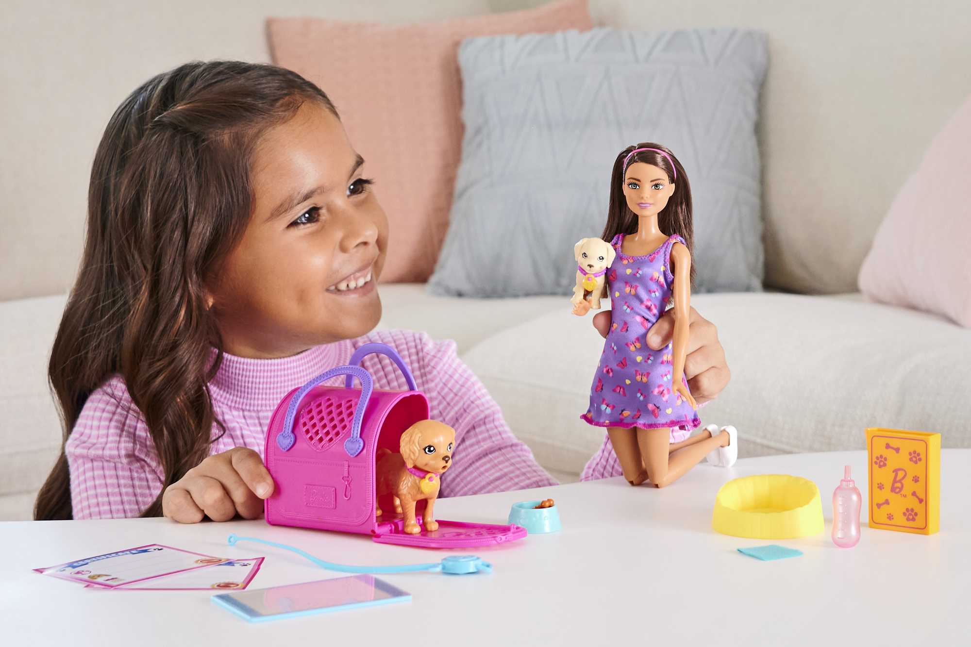 Barbie Κούκλα Και Αξεσουάρ Σετ Παιχνιδιού Με Κούκλα, 2 Σκυλάκια Και Αλλαγή Χρώματος - Image 3