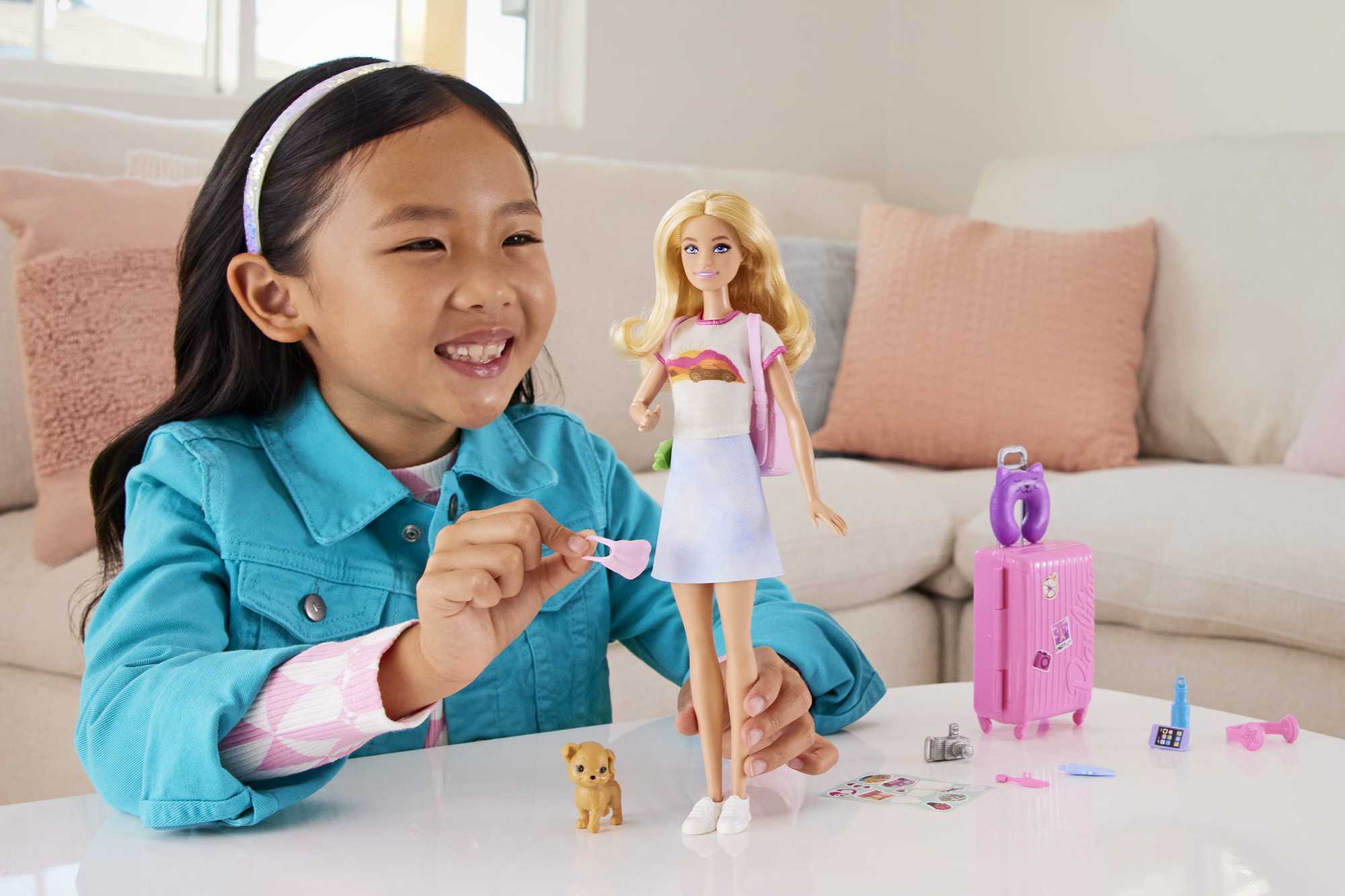 Barbie Malibu w podróży Lalka Zestaw podróżny ze szczeniaczkiem i akcesoriami - Image 2
