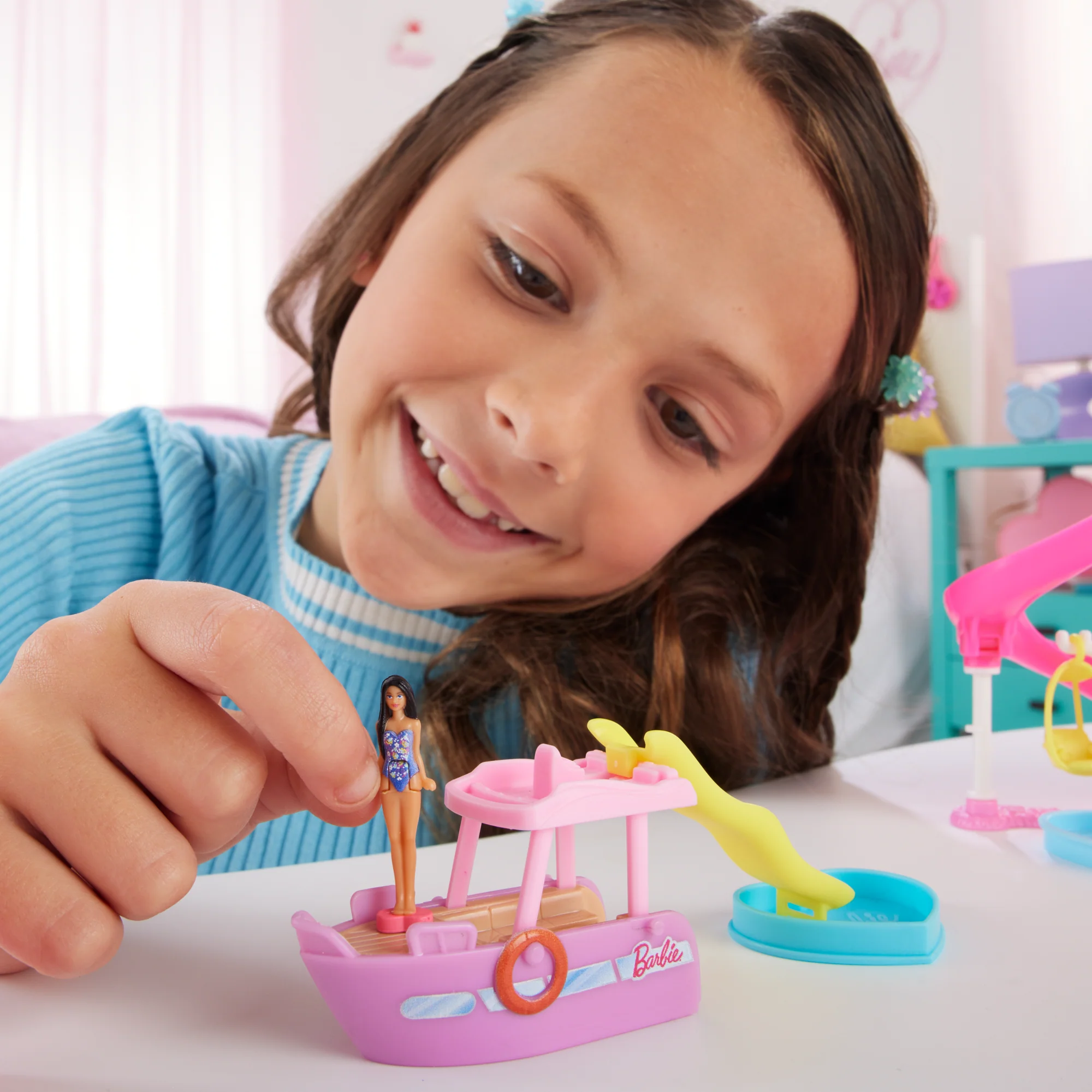 Barbie Mini BarbieLand Puppe und Traumboot - Image 2