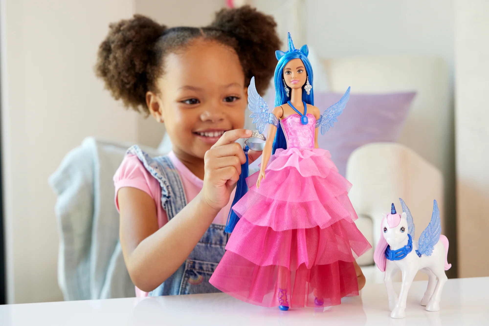 Barbie Eenhoornpop, Pop Voor 65E Verjaardag Met Blauw Haar, Roze Jurk En Alicorn - Image 2