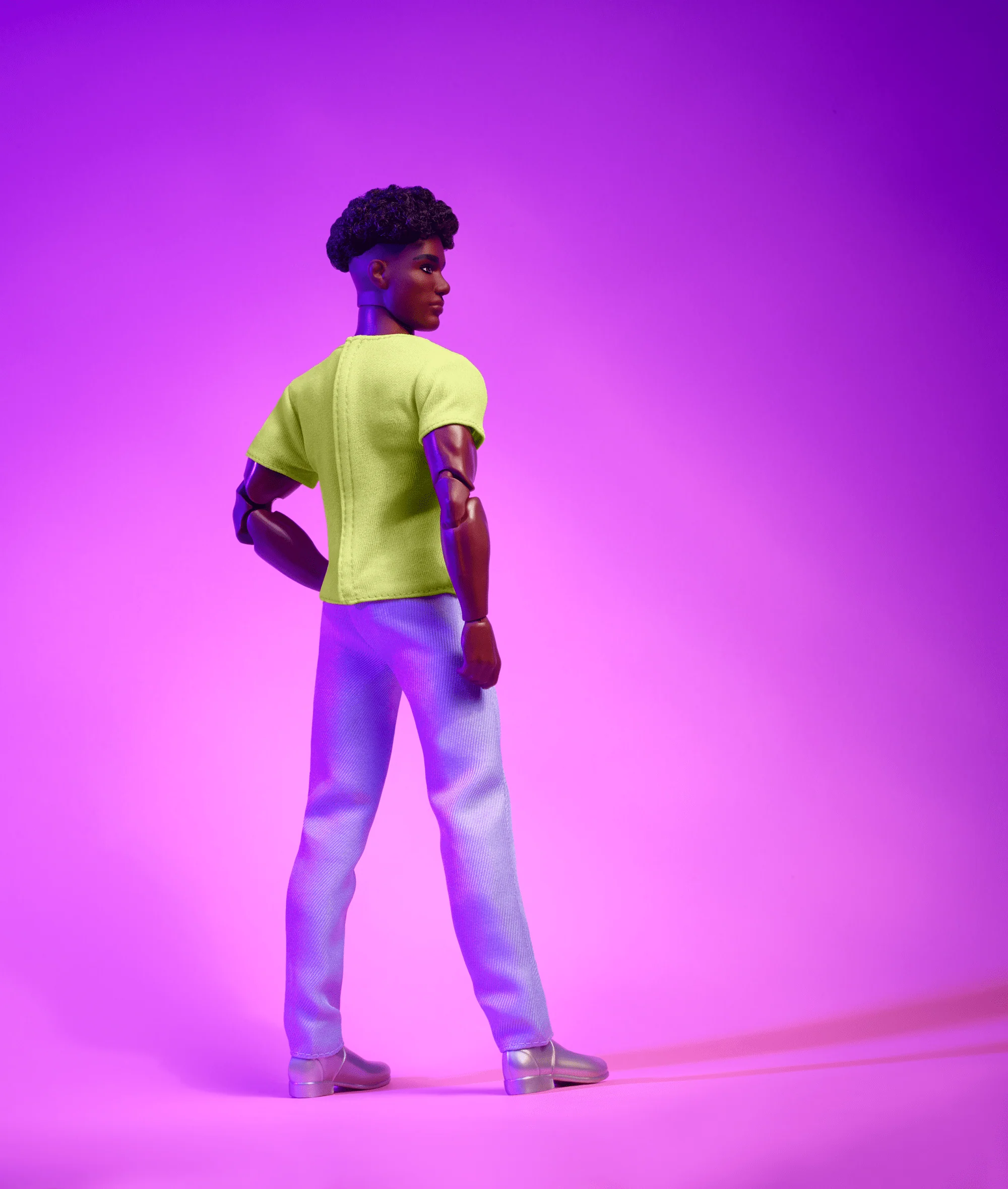Barbie-Looks-Poupée Ken De Collection N° 25 Avec Cheveux Noirs Bouclés - Image 4
