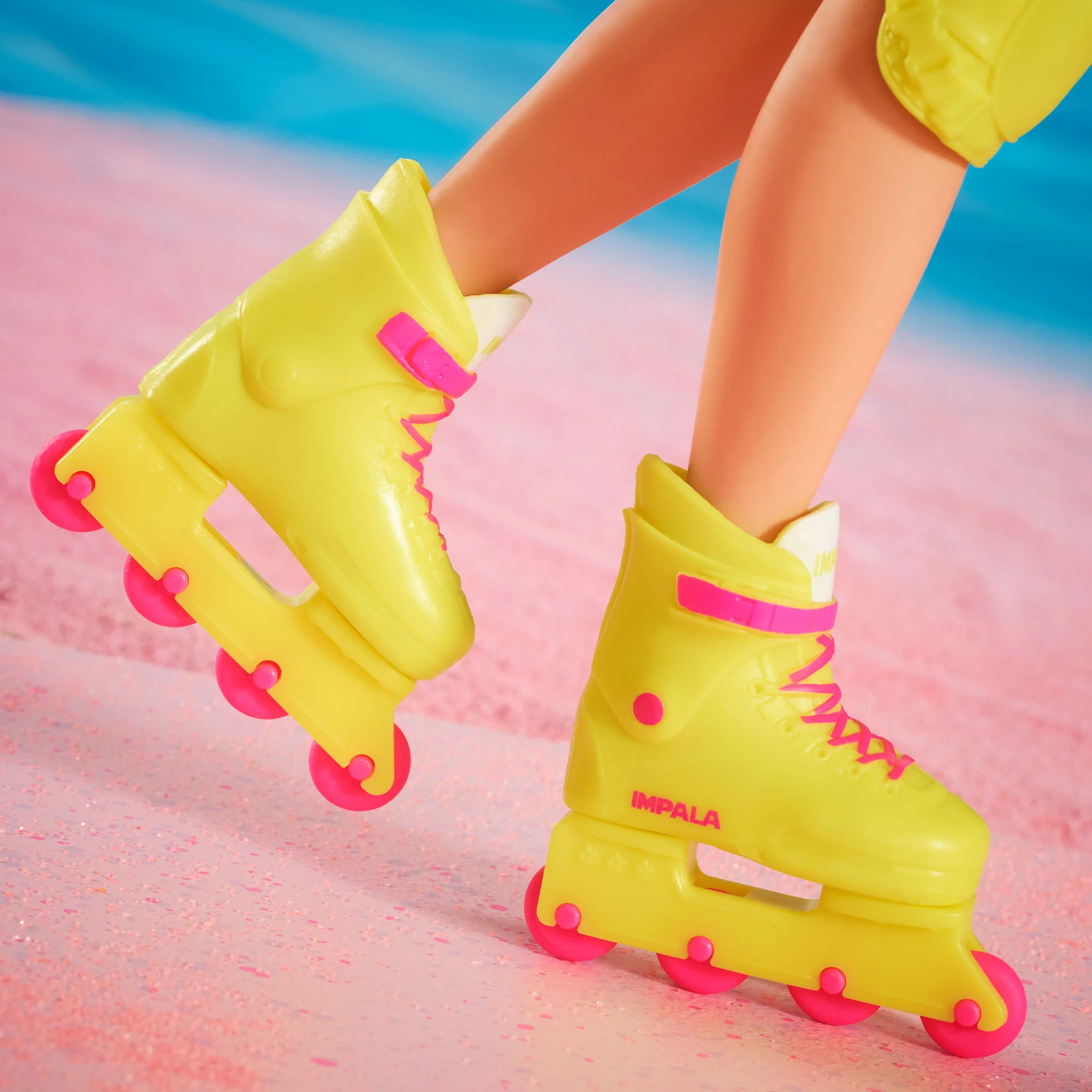 Barbie Le Film Poupée Ken Du Film Poupée Ken De Collection Portant Une Tenue De Patinage Rétro Et Des Rollers - Image 12