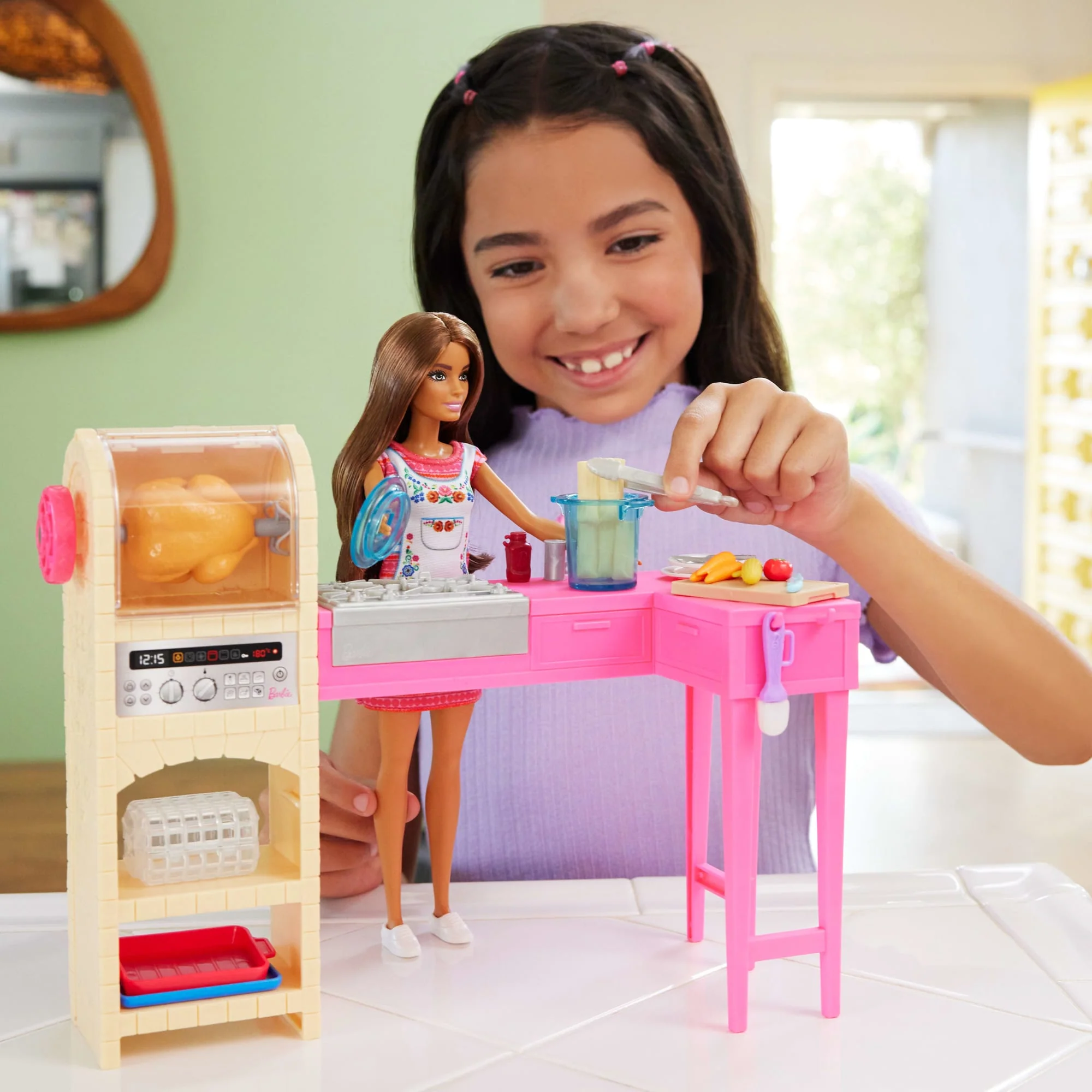Barbie Ve Teresa'nın DOStluk Tarifi Teresa Bebek Ve Mutfak Oyun Seti, 20'Den Fazla Aksesuar - Image 2
