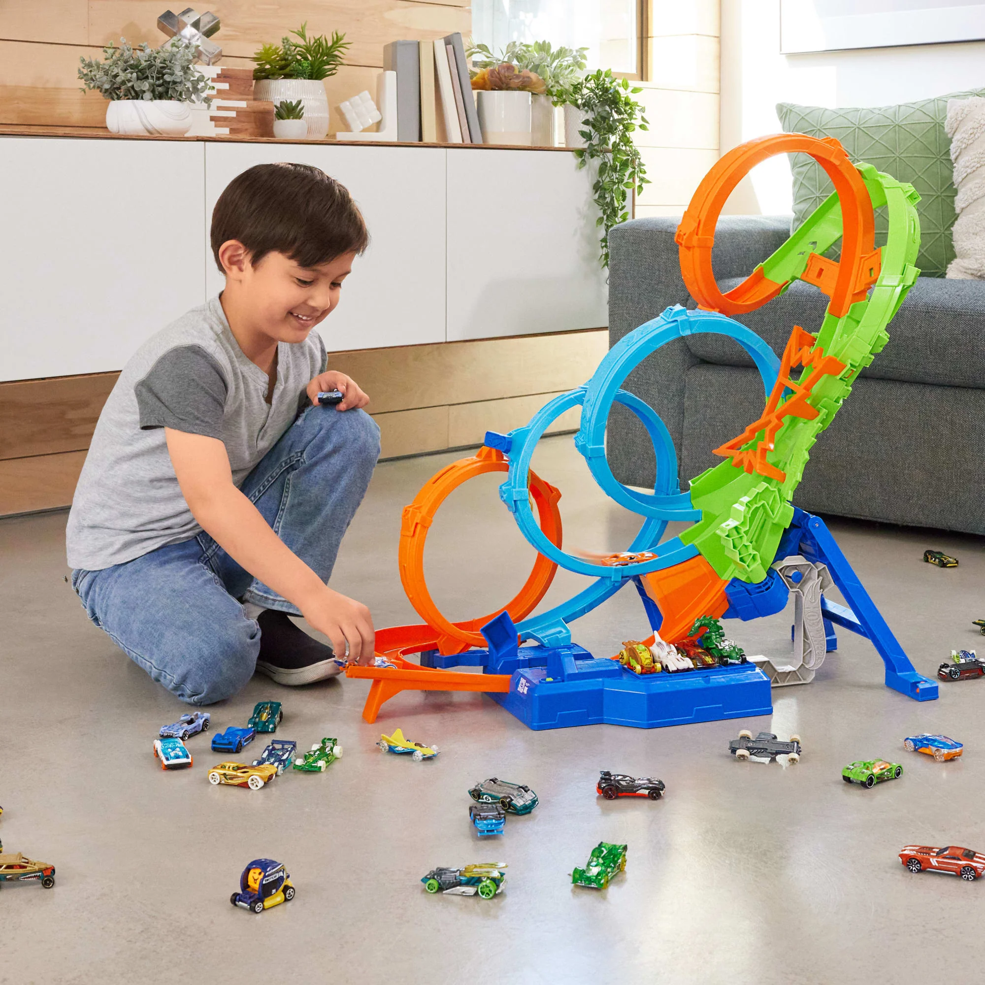 Conjunto De Pista Colisión De 4 Loopings De Hot Wheels Con Propulsor Motorizado Y Coche De Juguete A Escala 1:64 - Image 2