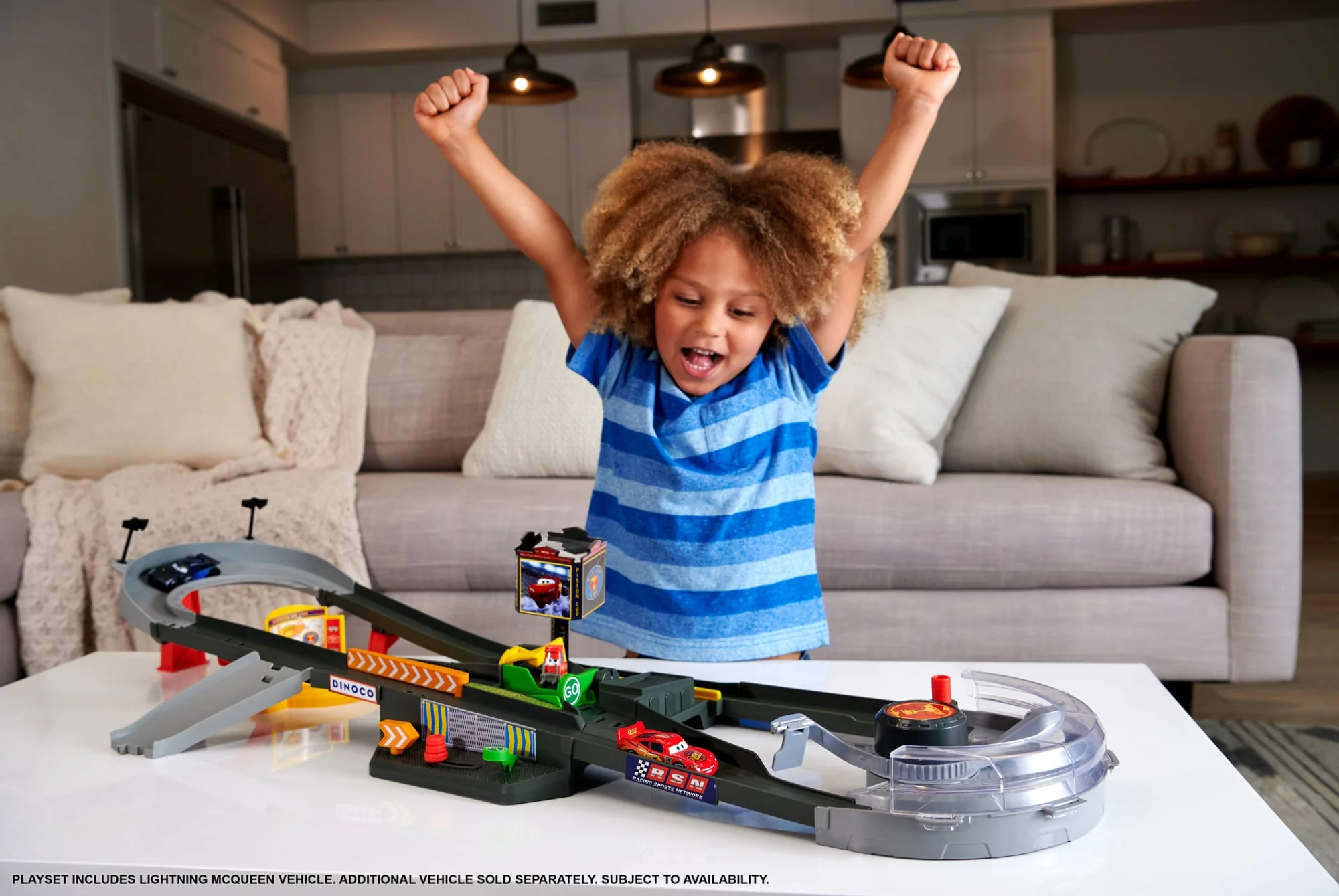 Disney and Pixar Cars Piston Cup Action Speedway Playset - Image 3