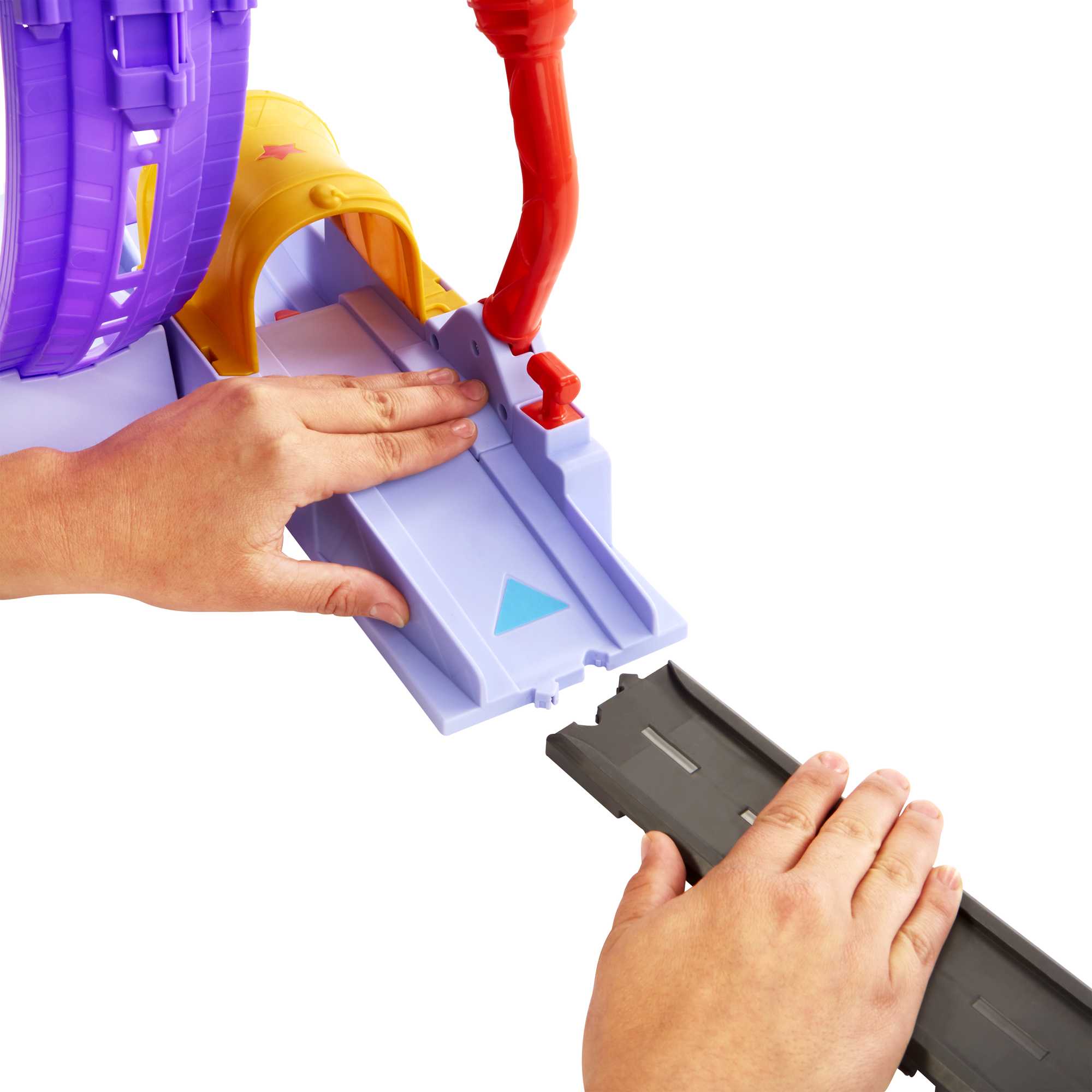 Disney and Pixar Cars Showtime Loop Playset - Image 4
