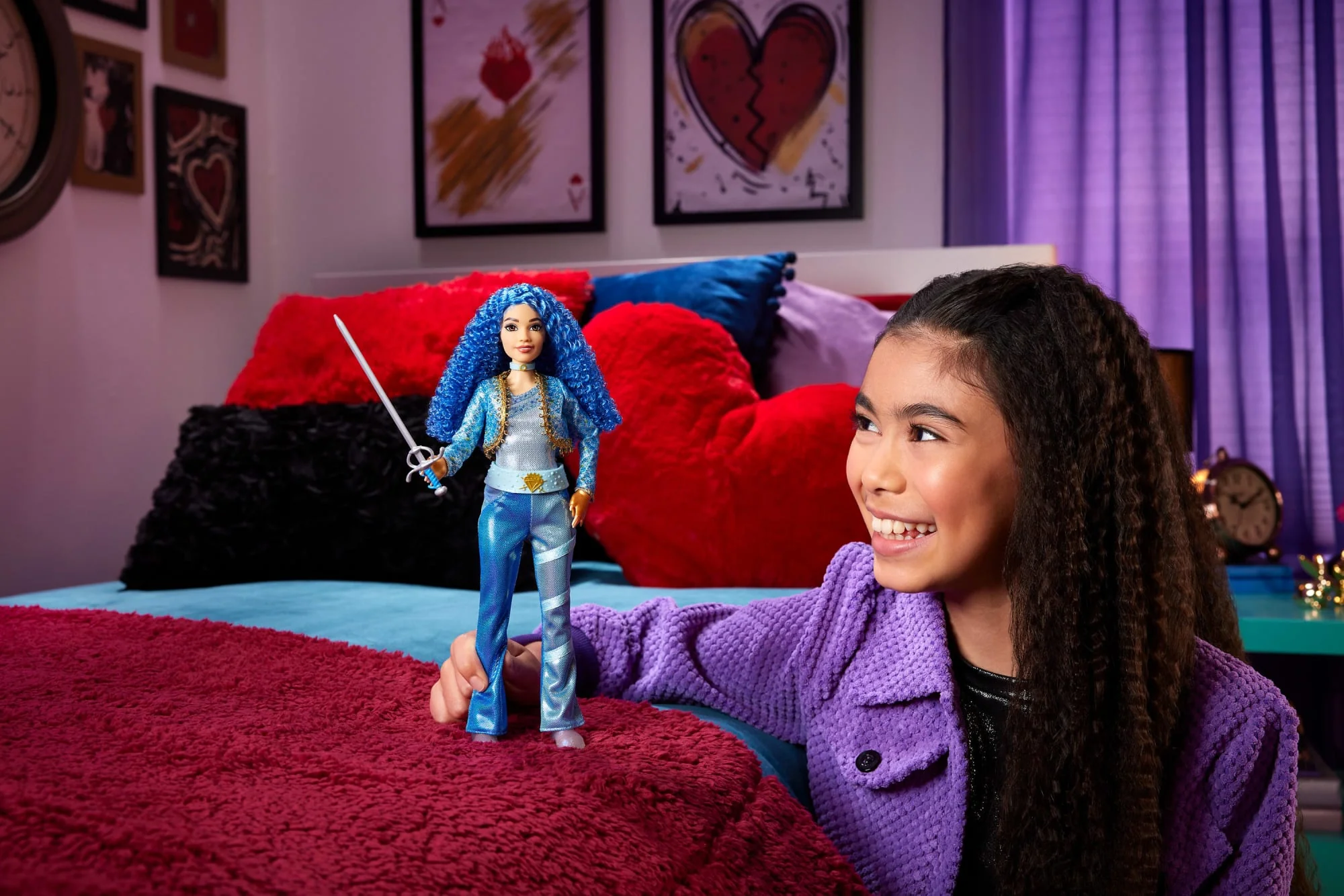 Disney Descendants: The Rise Of Red Fashion Doll - Princess Chloe Charming, Daughter Of Cinderella - Image 2