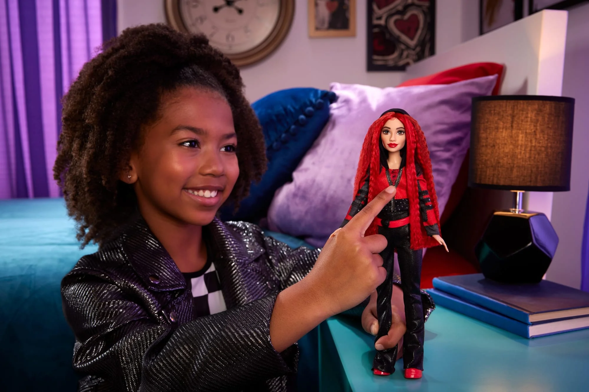 Disney Descendants: The Rise Of Red Doll  Singing Red Doll With Movie-Inspired Clothes & Accessories, Sings “Red” - Image 2