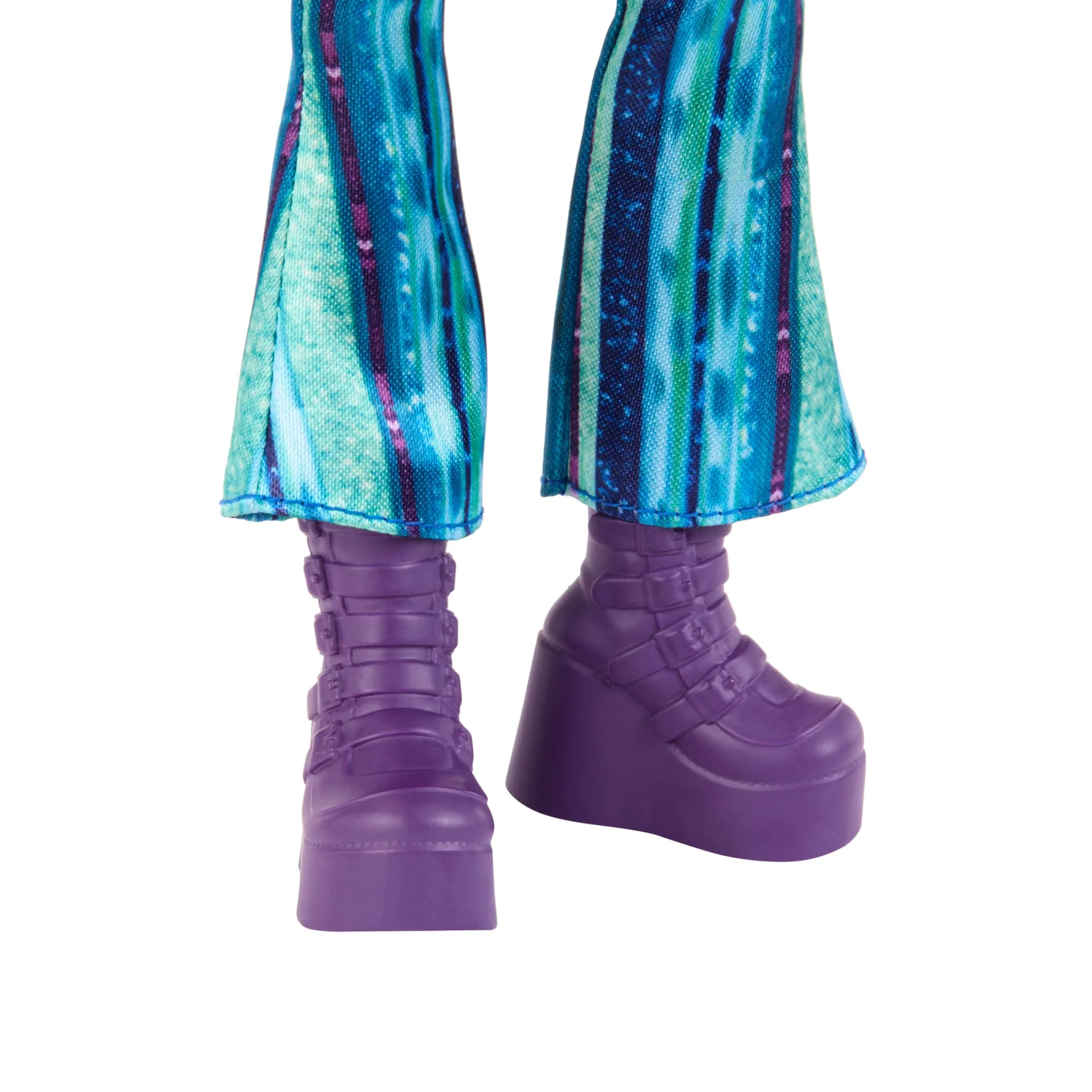 Disney Descendants: The Rise Of Red Fashion Doll & Accessory - Uliana, Younger Sister Of Ursula - Image 5