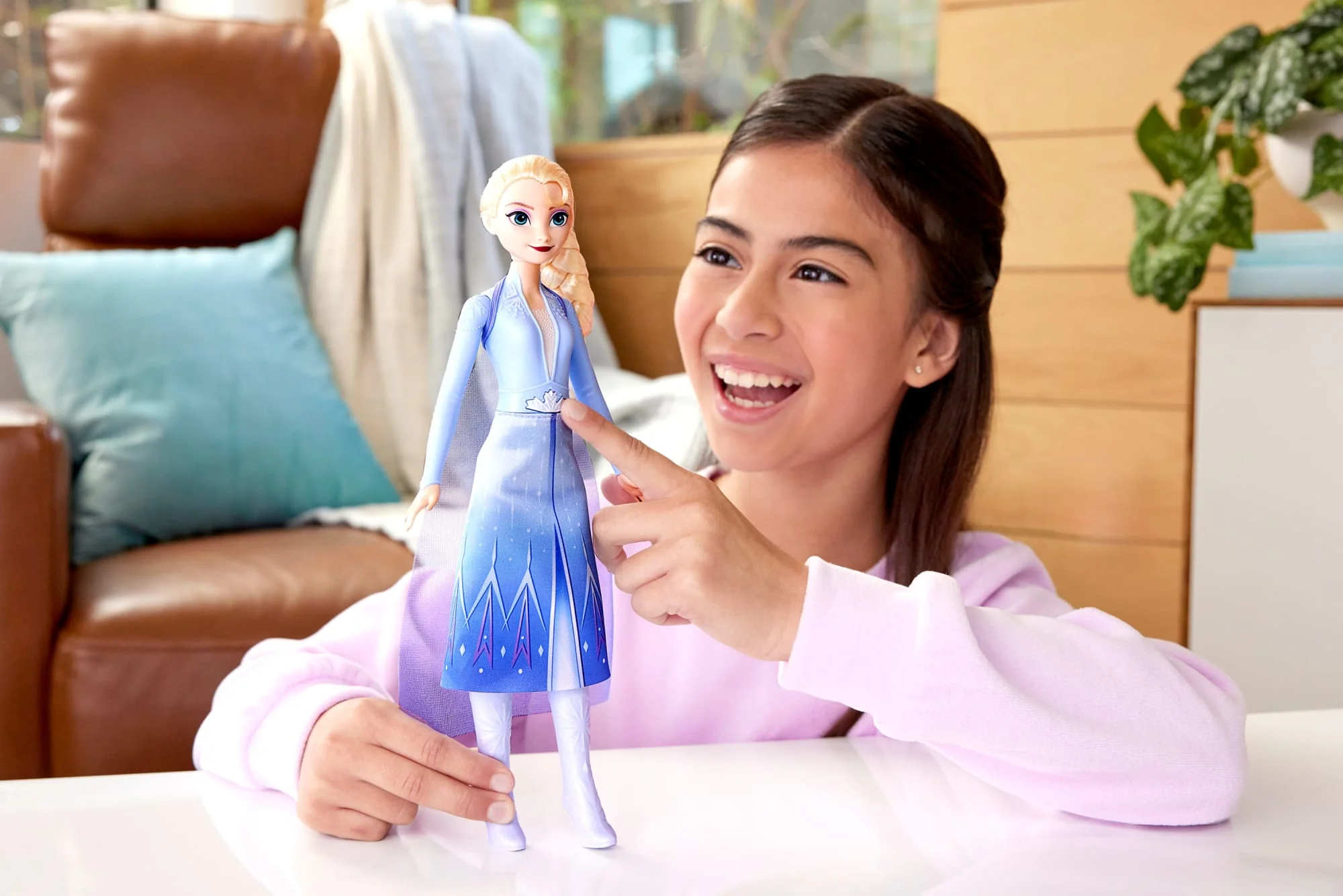 Disney Die Eiskönigin Singende Elsa-Puppe, Die Wo Noch Niemand War“ Aus Dem Film in 4 Sprachen Singt - Image 2