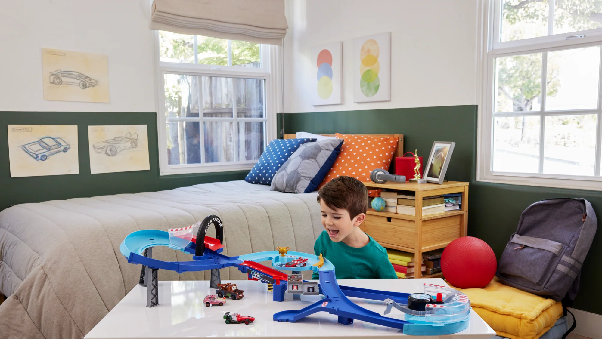 Disney En Pixar Cars Wrc Racebaan Met Sprong Speelset Met 2 Speelgoedvoertuigen, Inclusief Bliksem Mcqueen - Image 2