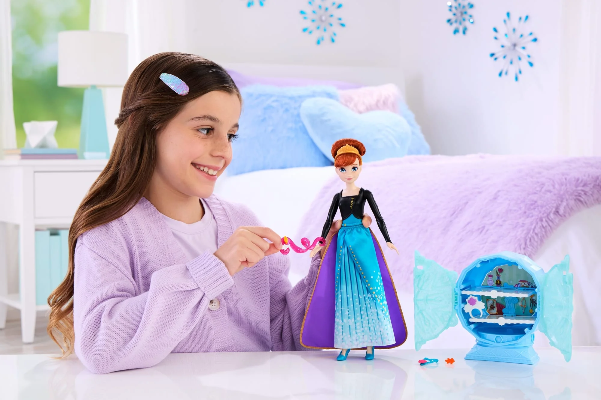 Disney Frozen Jewel Reveal Anna Fashion Doll W/ 8 Surprises Including Gem Box & 10 Accessories - Image 2