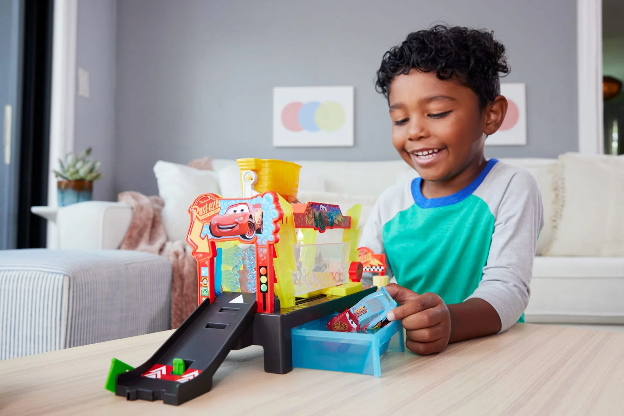 Disney Pixar Cars Autowaschanlagen-Spielset Für Rennwagen Und Lightning Mcqueen Mit Farbwechseleffekt - Image 2