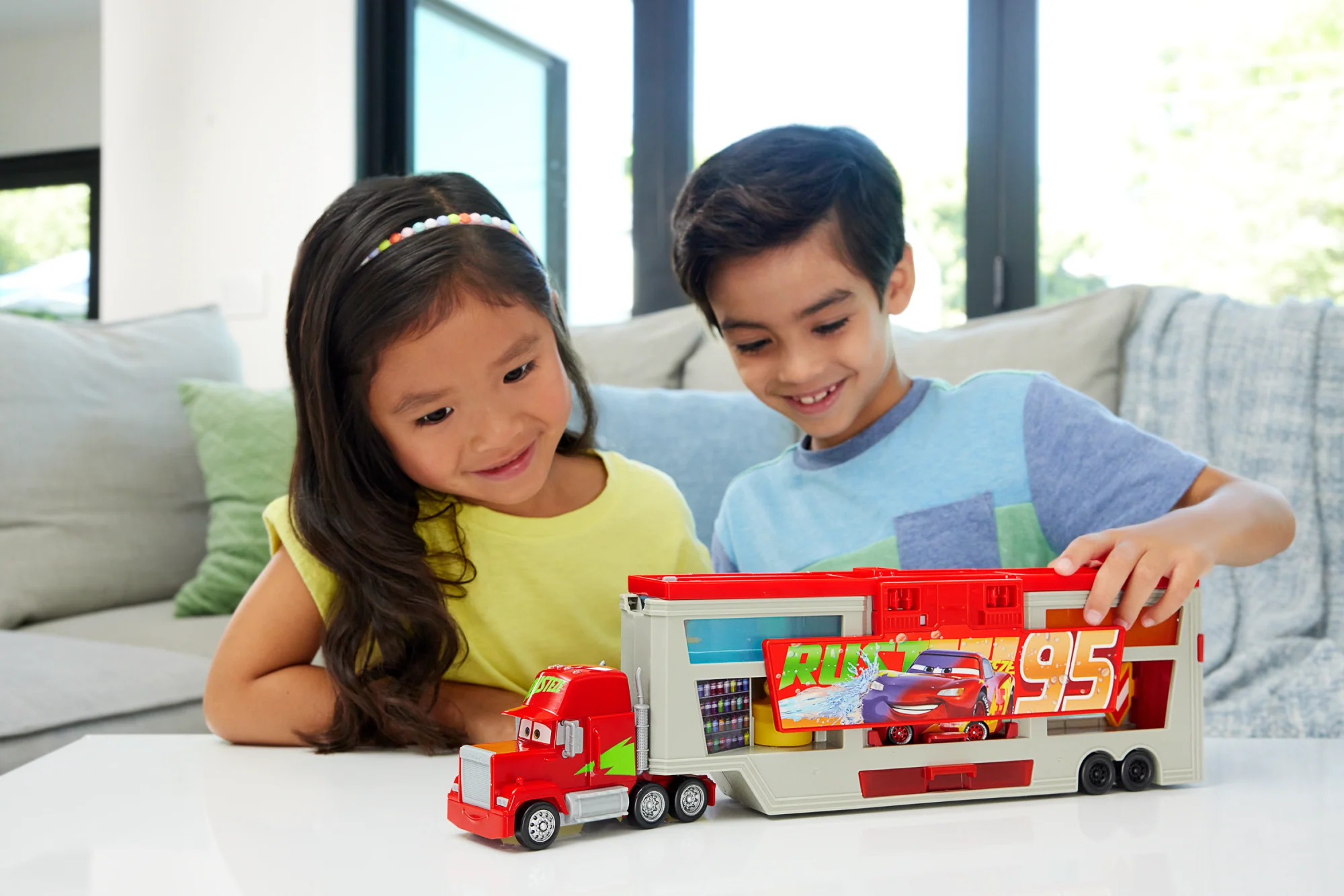 Disney · Pixar Cars-Coffret Mack Atelier De Peinture Itinérant - Image 2