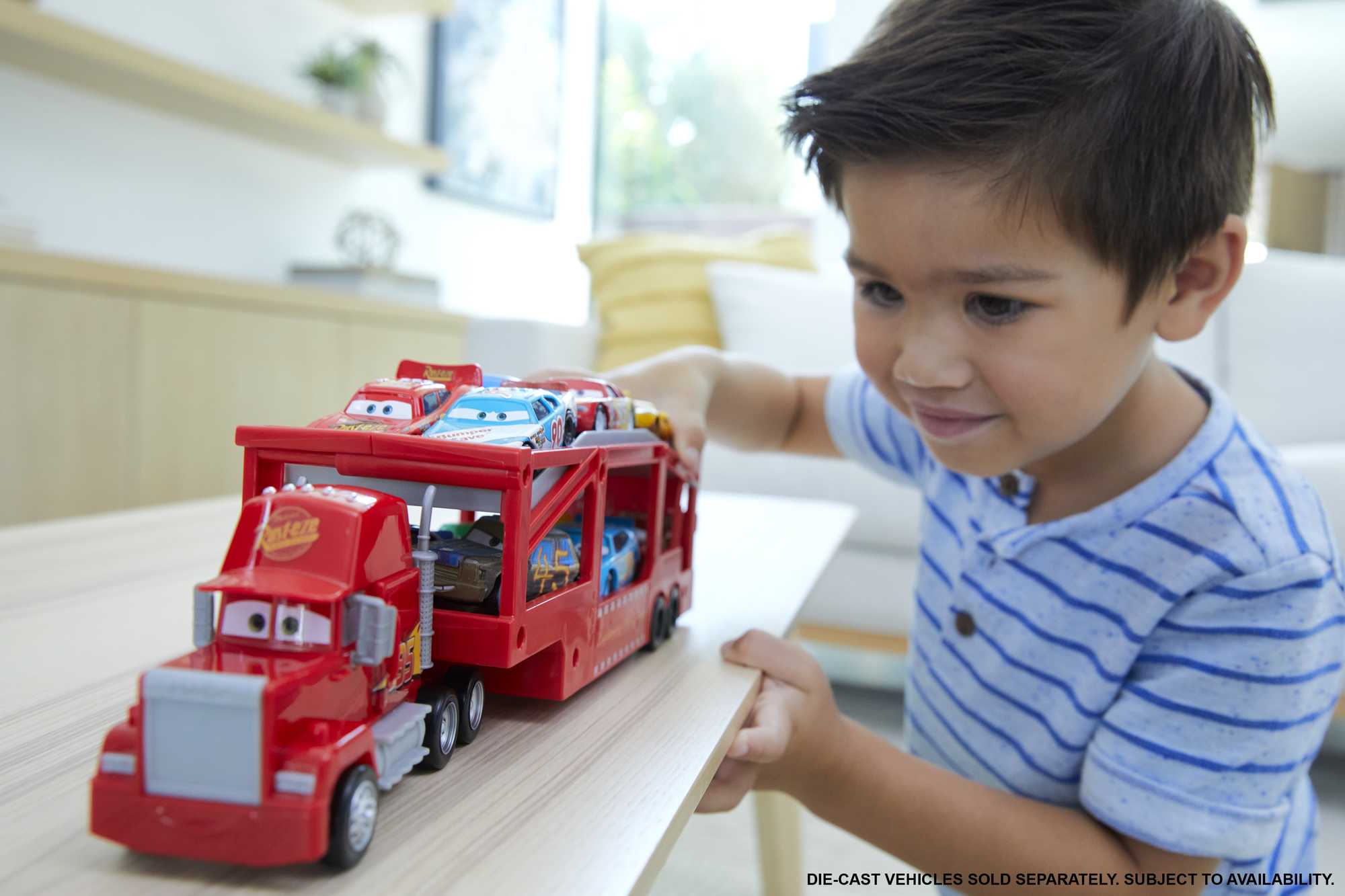 Disney Pixar Cars Transporter Mack Mit Rampe, Ca. 33 Cm Langer Autotransporter Für 12 Fahrzeuge - Image 2