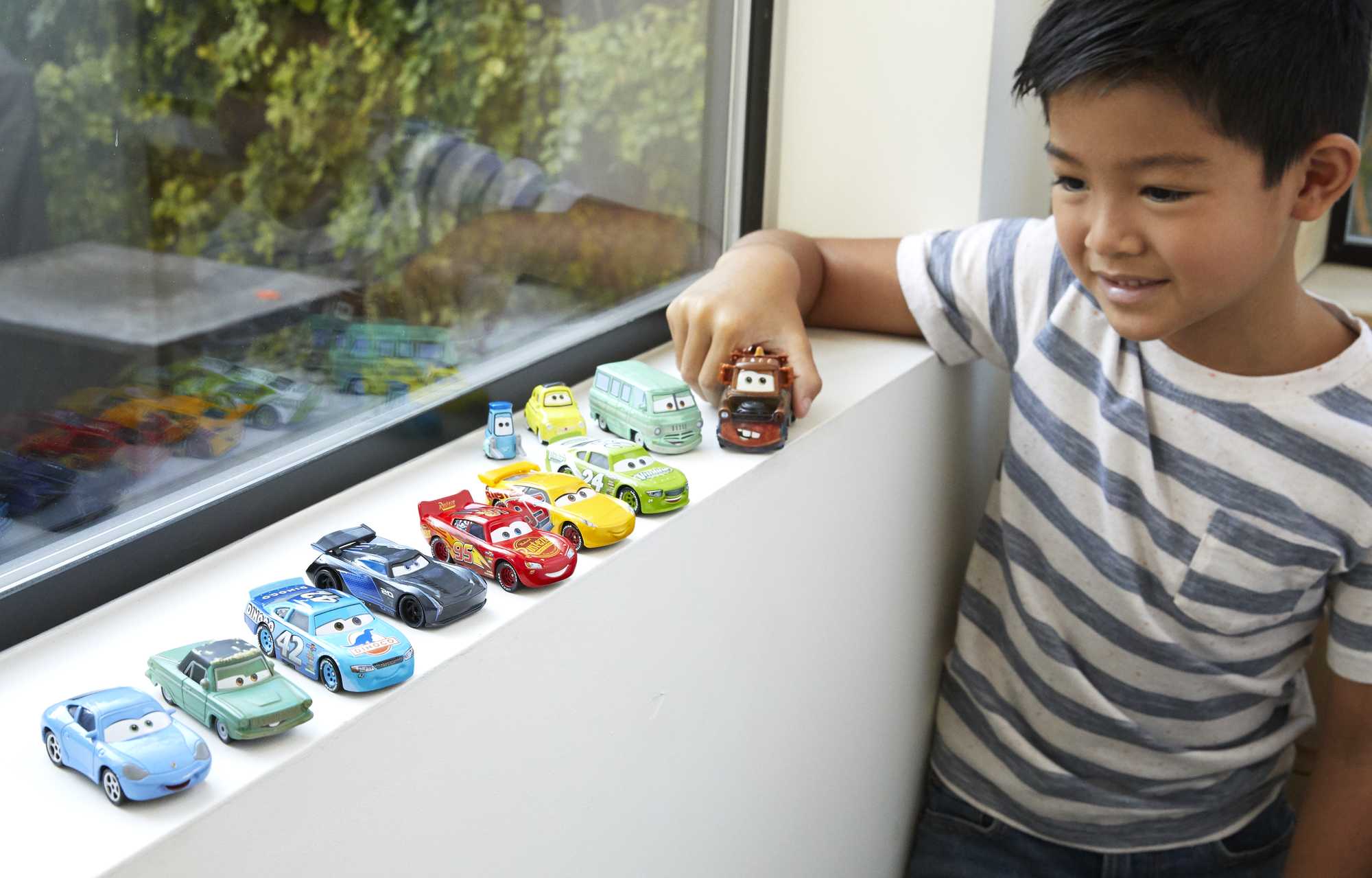Disney Pixar Cars Pack De 10 Vehículos Metálicos - Image 2