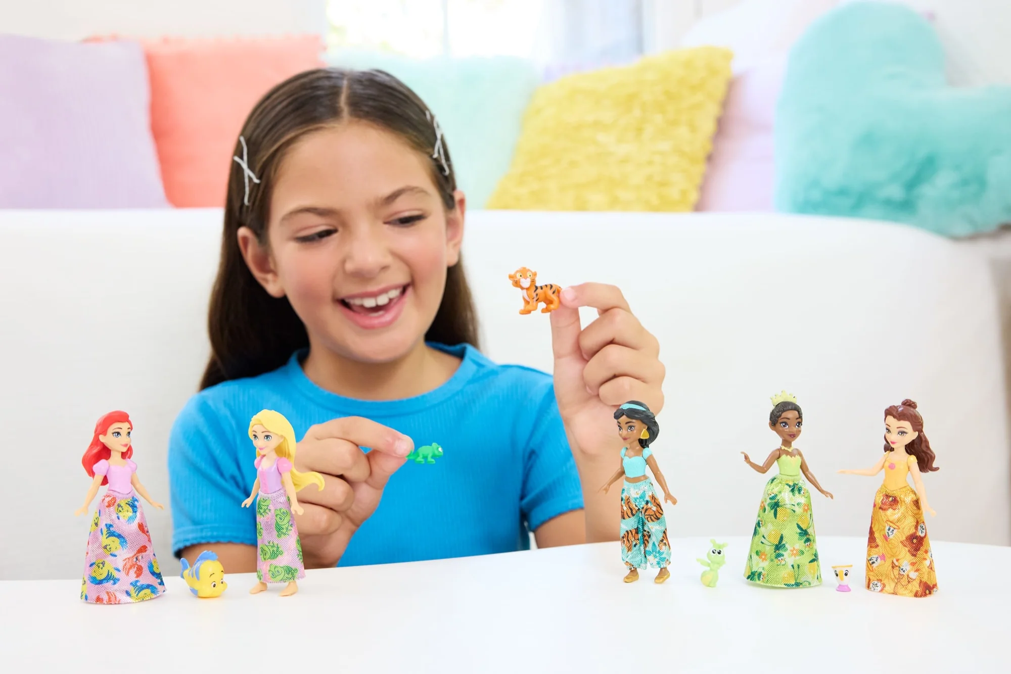 Conjunto De Juego Disney Princesas Y Amigos Con Cinco Muñecas Pequeñas Con Conjuntos Brillantes Y Cinco Figuras De Amigos - Image 2