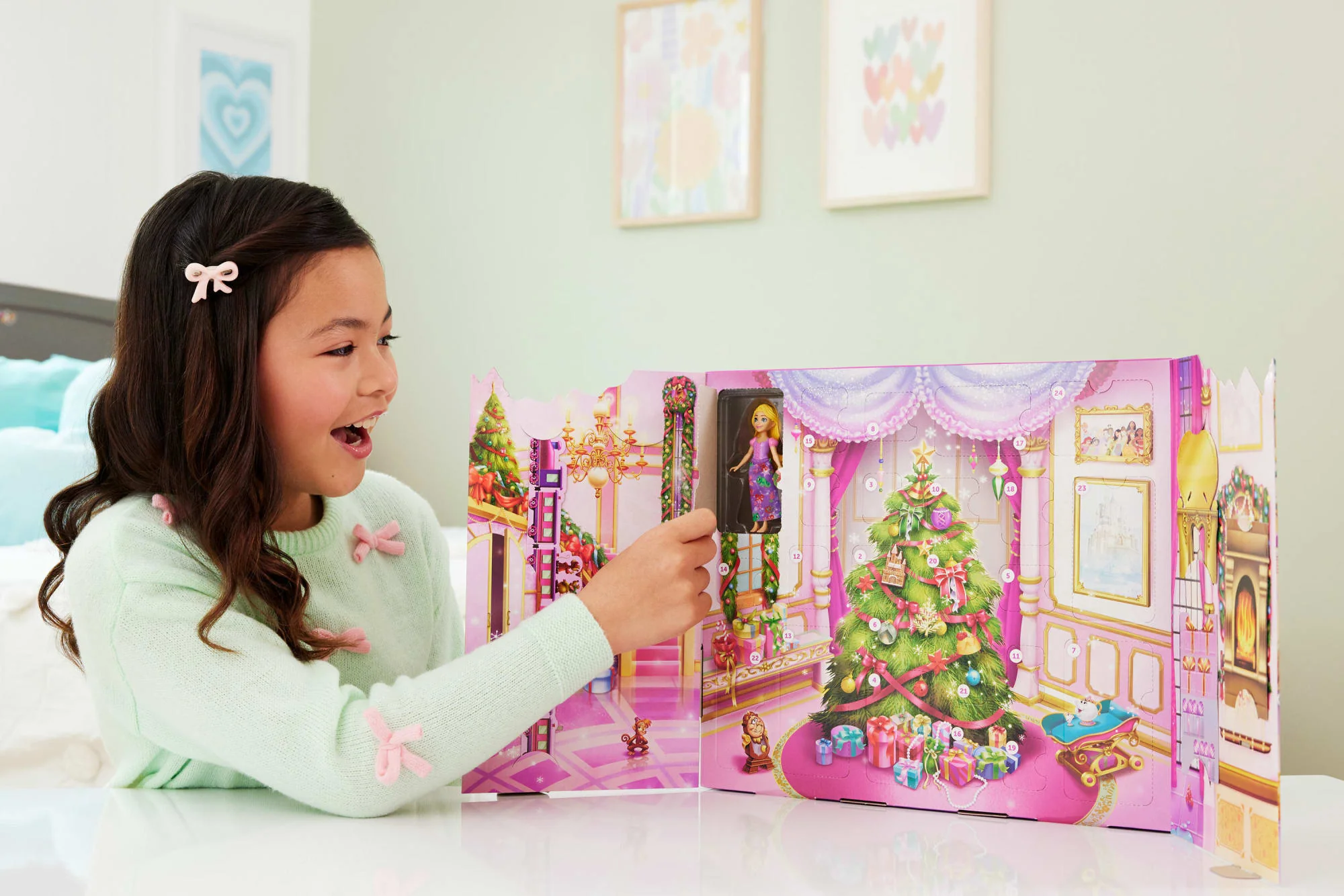 Disney Princess Advent Calendar With 24 Days Of Gifts, Including 3 Small Dolls, 3 Friends & 22 Accy - Image 2