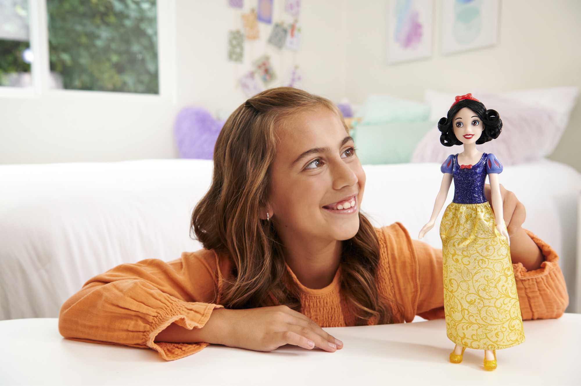 Disney Princess Biancaneve Bambola Alla Moda E Accessori, Giocattoli - Image 2