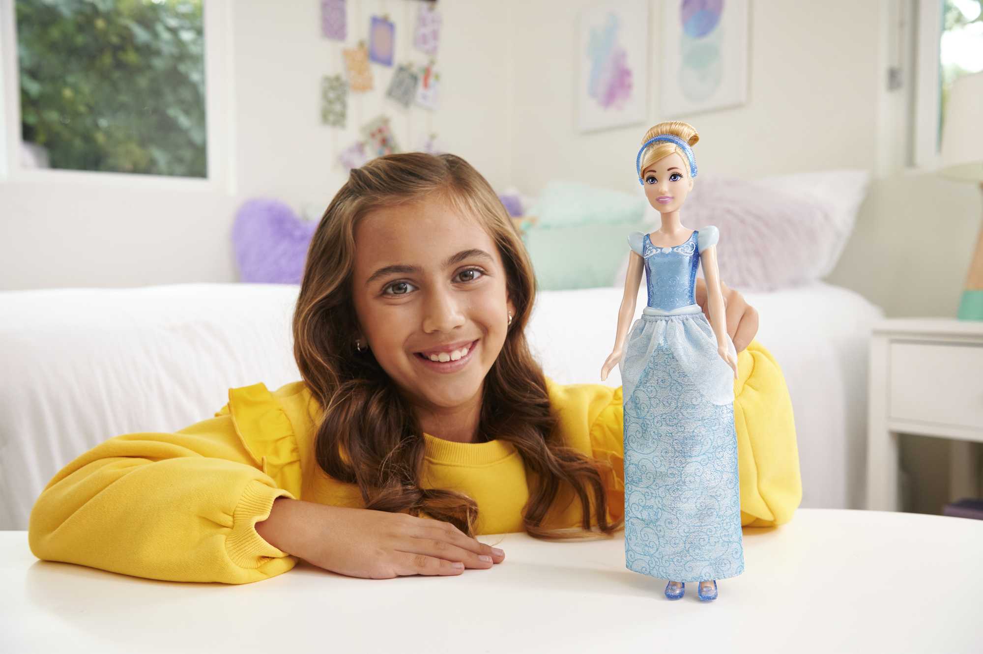 Disney Princess Cinderella Doll With Sparkling Fashion & Accessories, Inspired By Disney Movie - Image 2