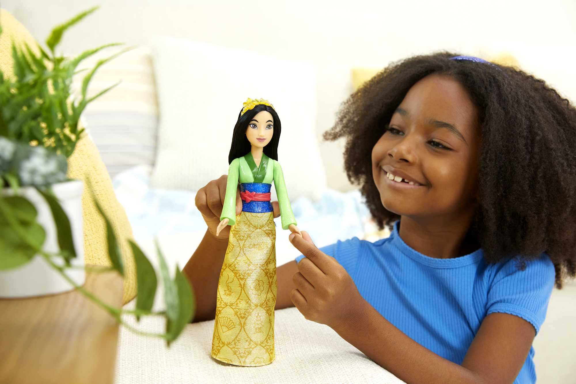 Disney Princess Mulan Doll With Sparkling Fashion & Accessories, Inspired By Disney Movie - Image 2