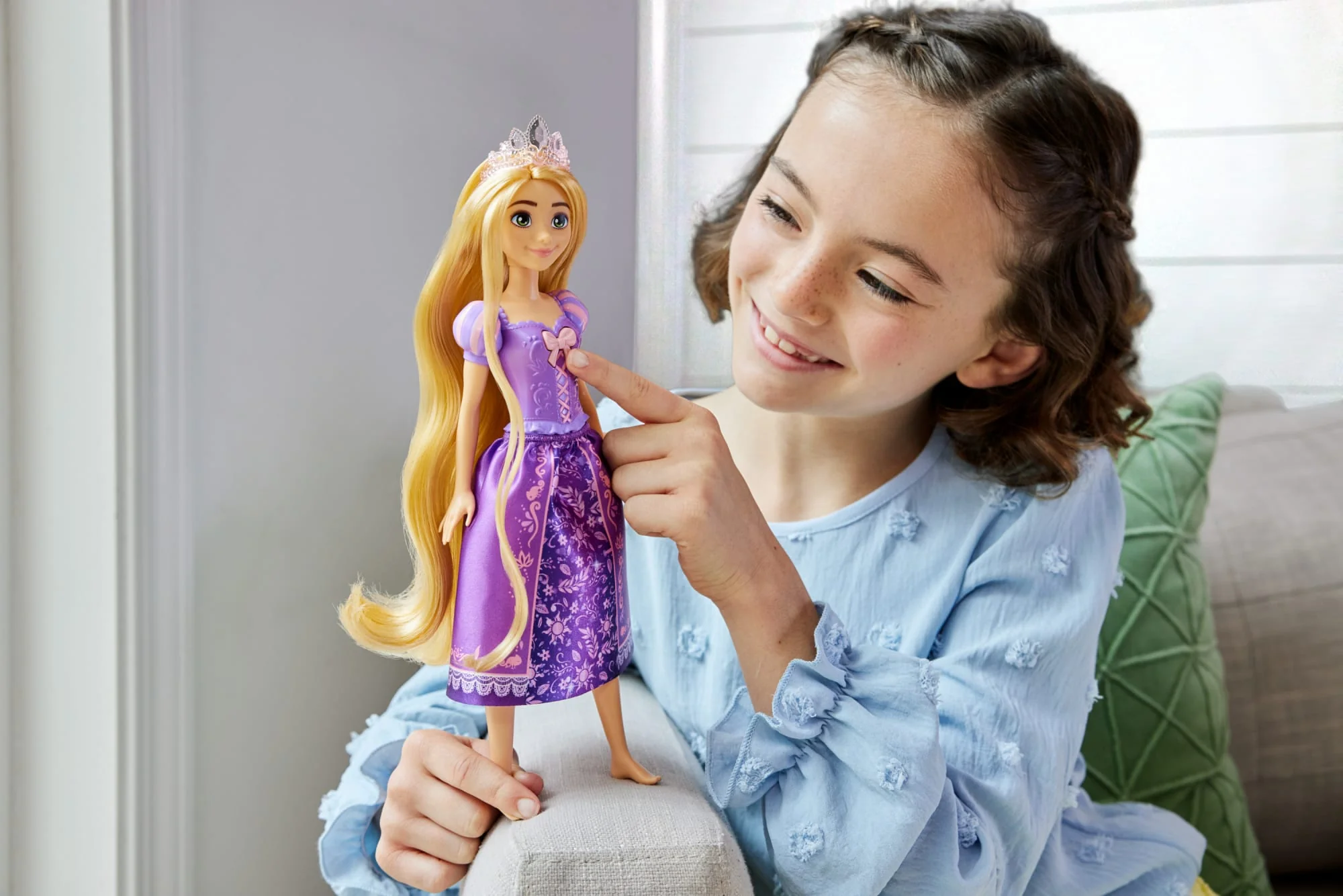 Disney Princess Toys, Singing Rapunzel Doll - Image 2