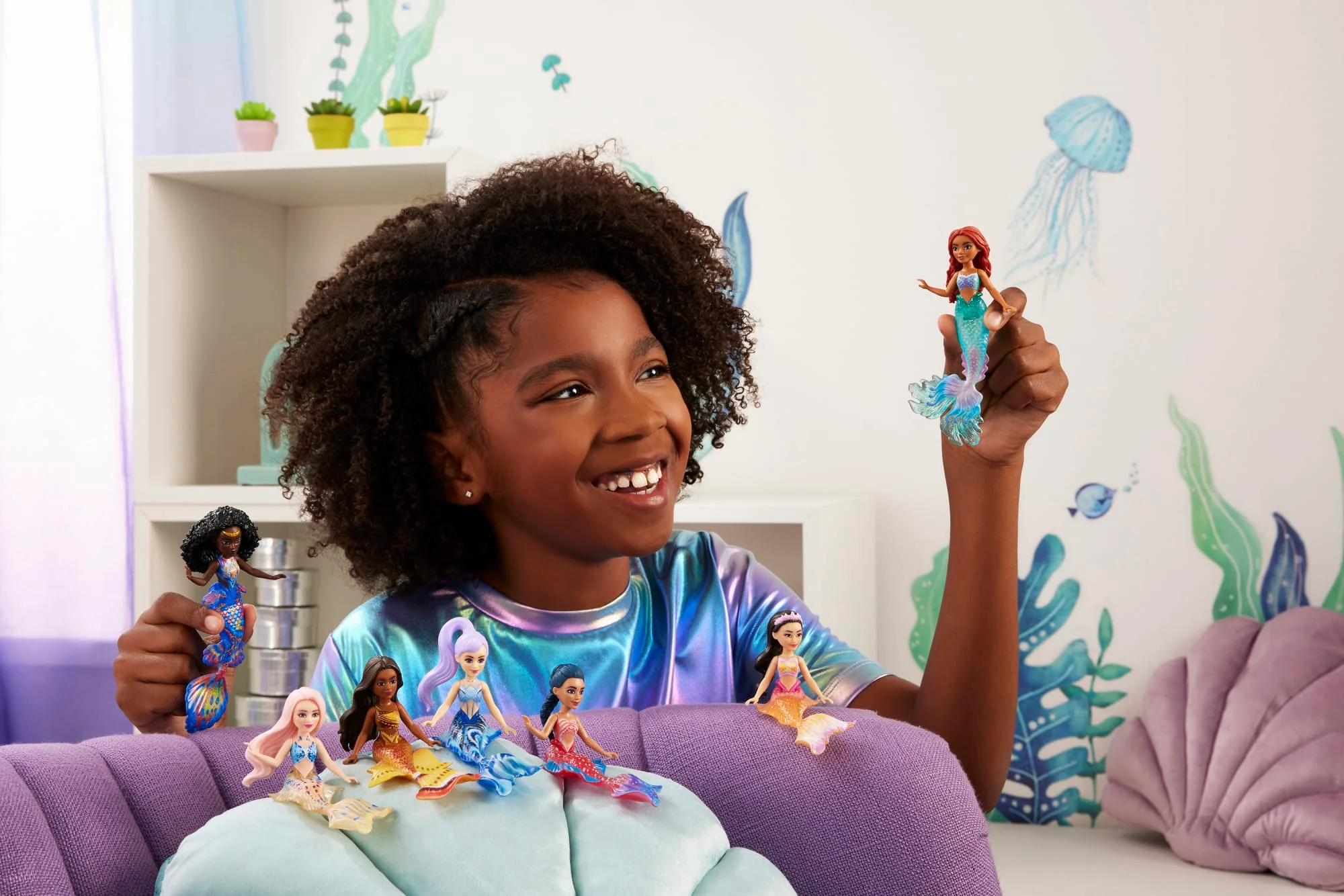 Disney The Little Mermaid Ariel and Sisters Small Doll Set with 7 Mermaid Dolls - Image 2