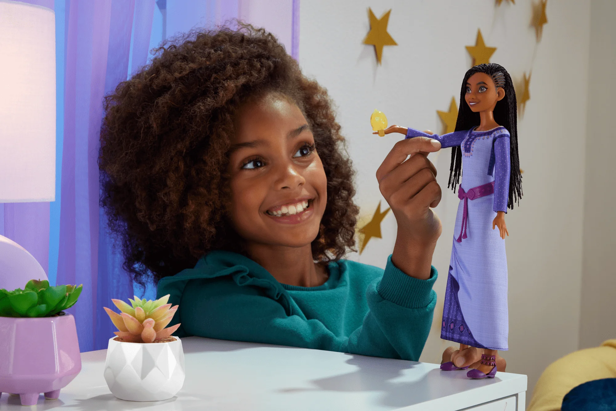 Disney's Wish Singing Asha Of Rosas Fashion Doll & Star Figure, Posable With Removable Outfit (English) - Image 2