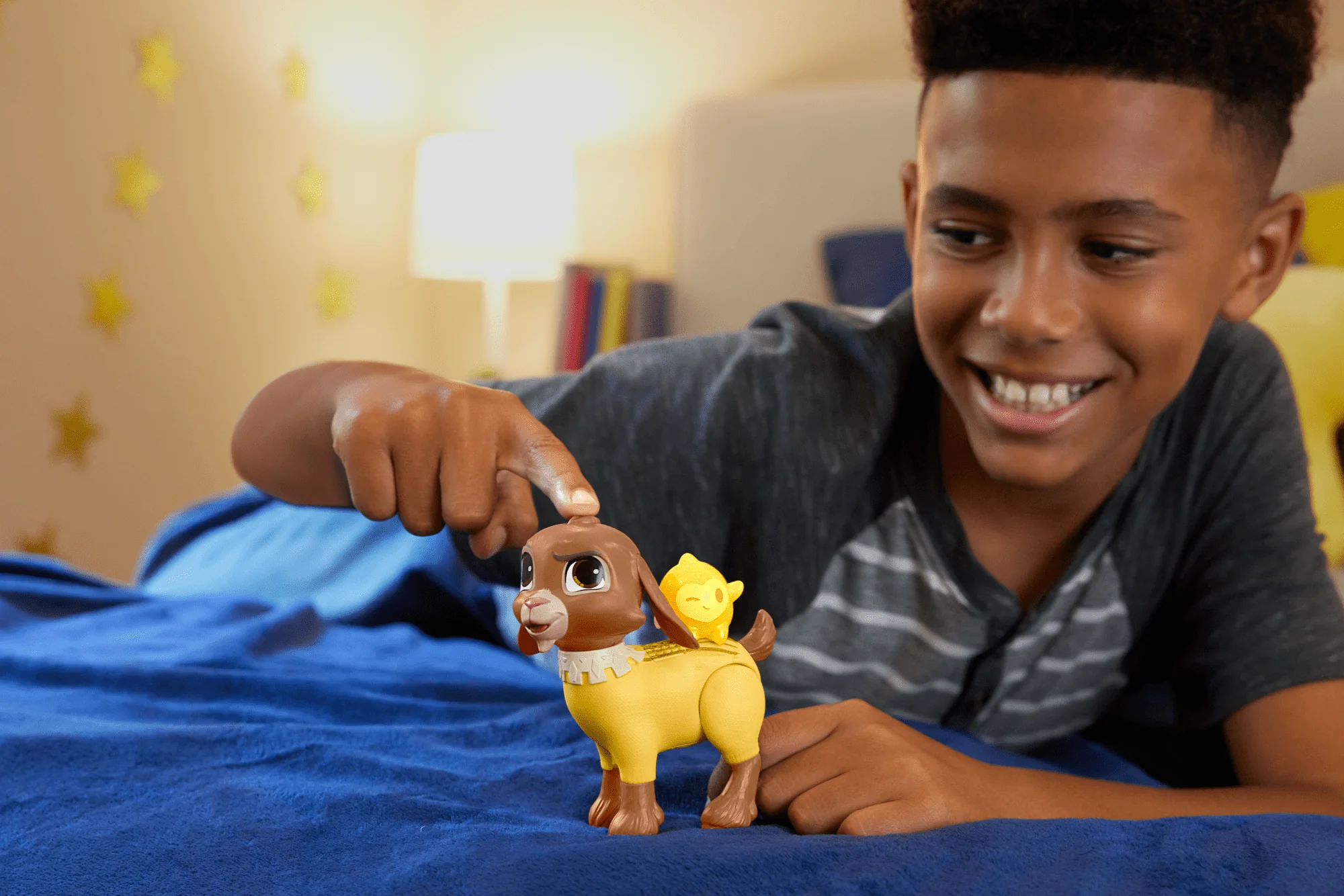 Disney Wish Talking Valentino & Star Set, Toy Goat Speaks 10+ Sounds & English Phrases - Image 2