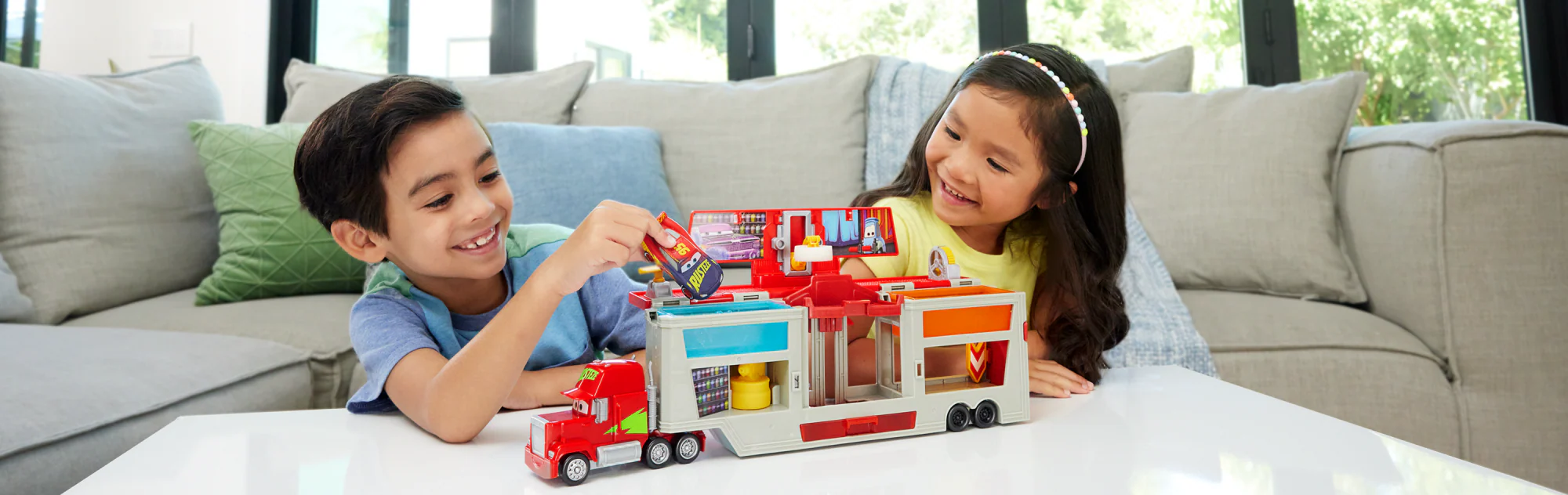 Disney Pixar Cars Color Changers Camión Mack Customizador - Image 2