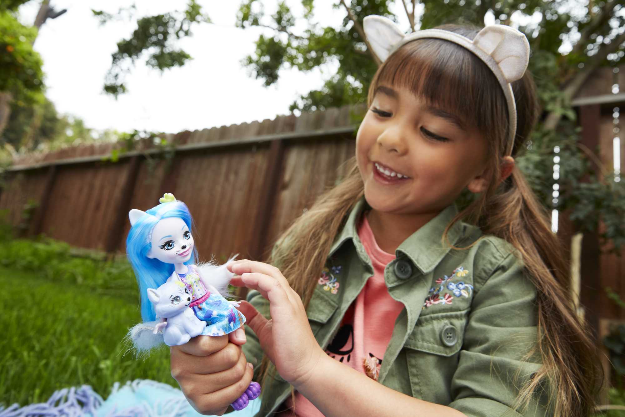 Enchantimals Winsley Wolf Doll & Trooper Figure - Image 2