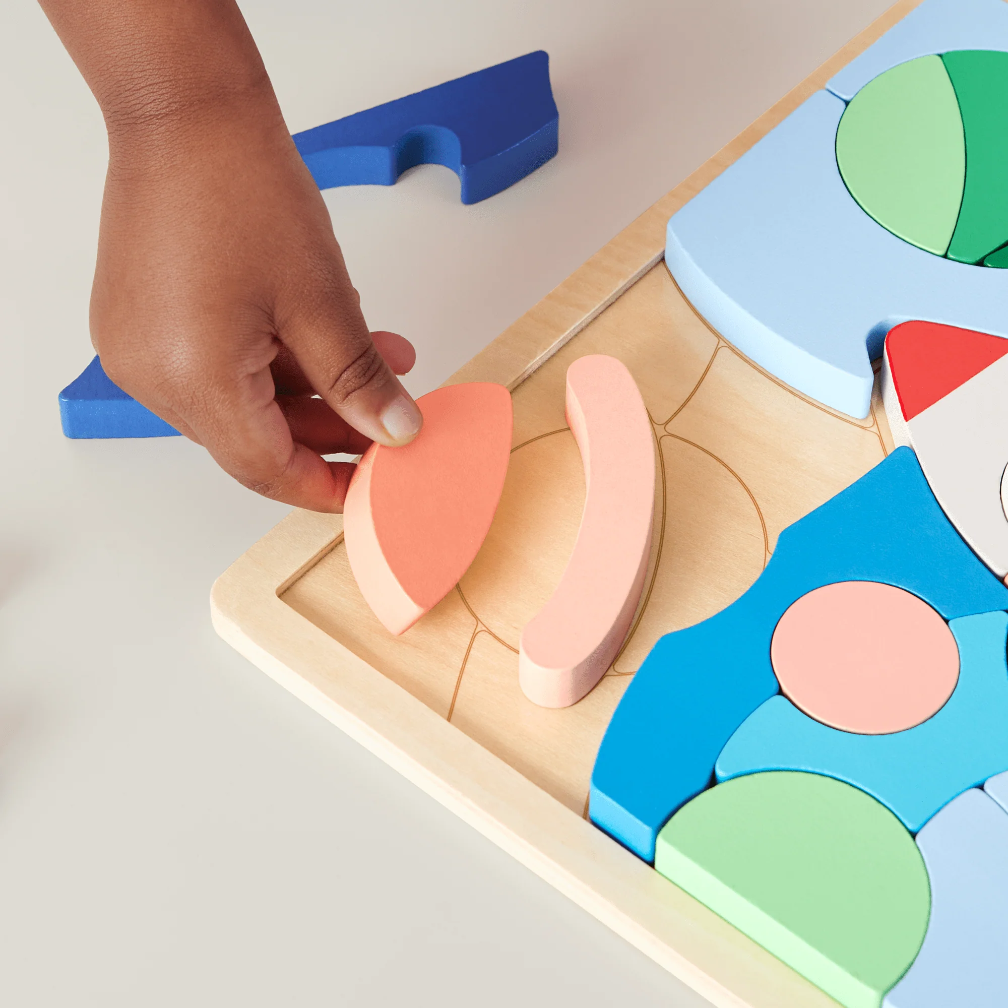 Fisher-Price Ξύλινο Παζλ Διάστημα Για Παιδιά Προσχολικής Ηλικίας, 42 Ξύλινα Κομμάτια - Image 3