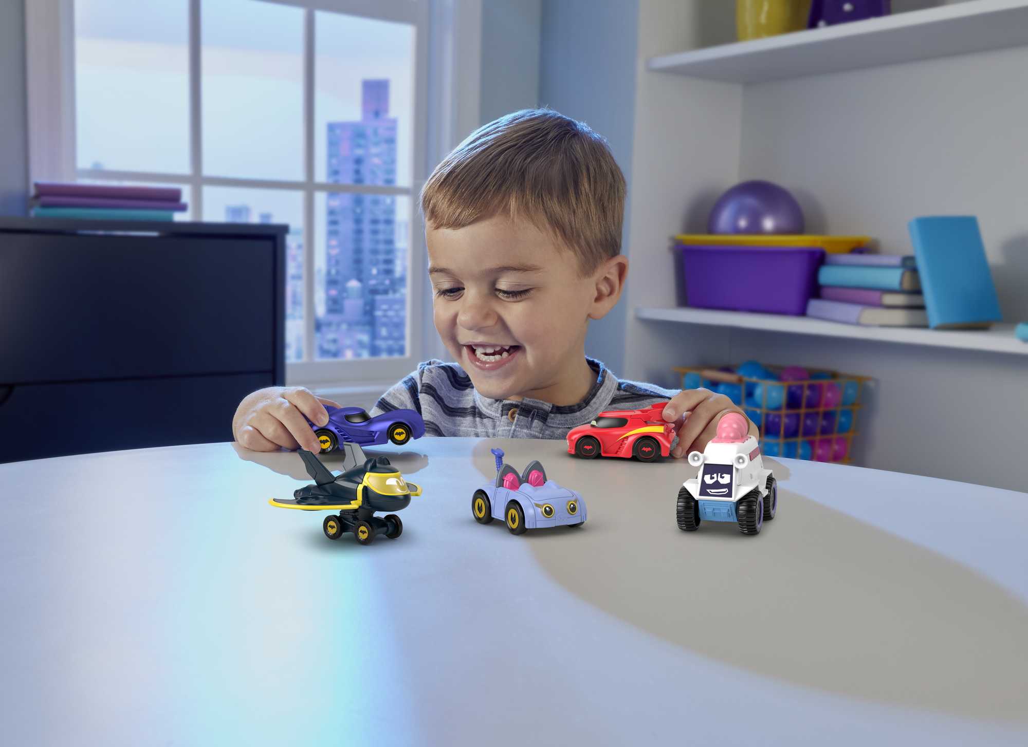 Fisher-Price Dc Batwheels 1:55 Scale Vehicle Multipack, Batcast Metal Diecast Cars, 5 Pieces - Image 2