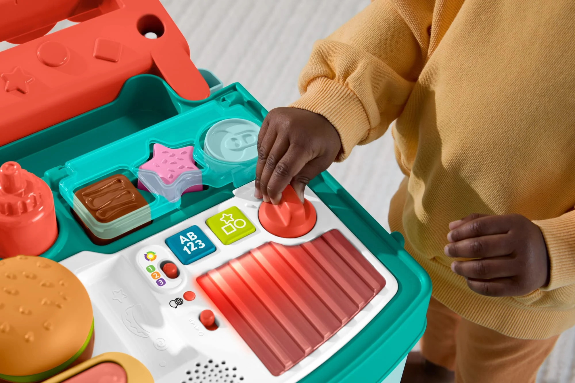 Yürüme Çağındaki Çocuklar Için Birden Fazla Dil Desteği Ve 14 Parçasıyla Fisher-Price Eğlen Ve Öğren 4'Ü 1 Arada Yiyecek Sepeti Yürüteç - Image 3