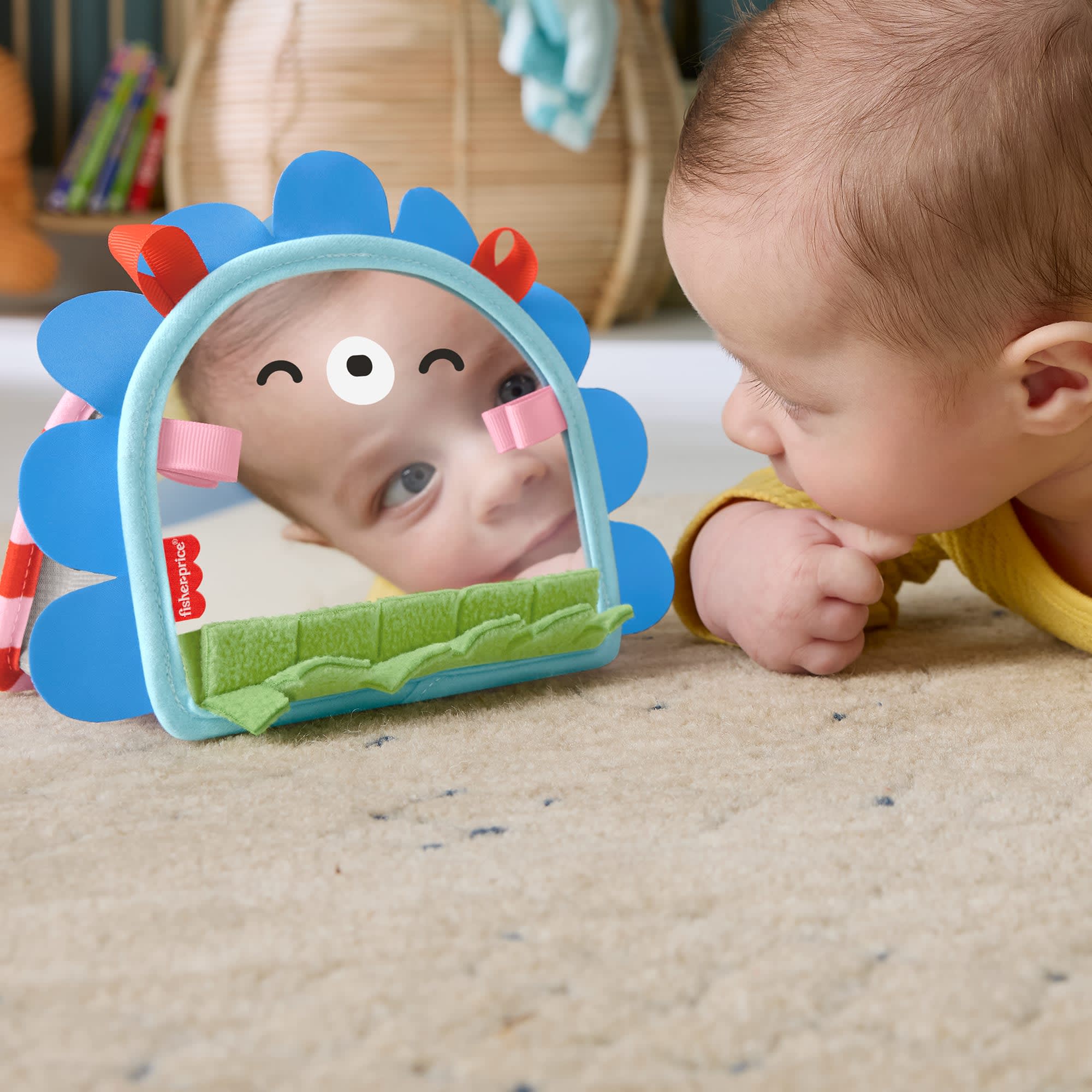 Espejo Portátil Con Base De Fisher-Price Con Actividades Sensoriales Para Recién Nacidos - Image 2